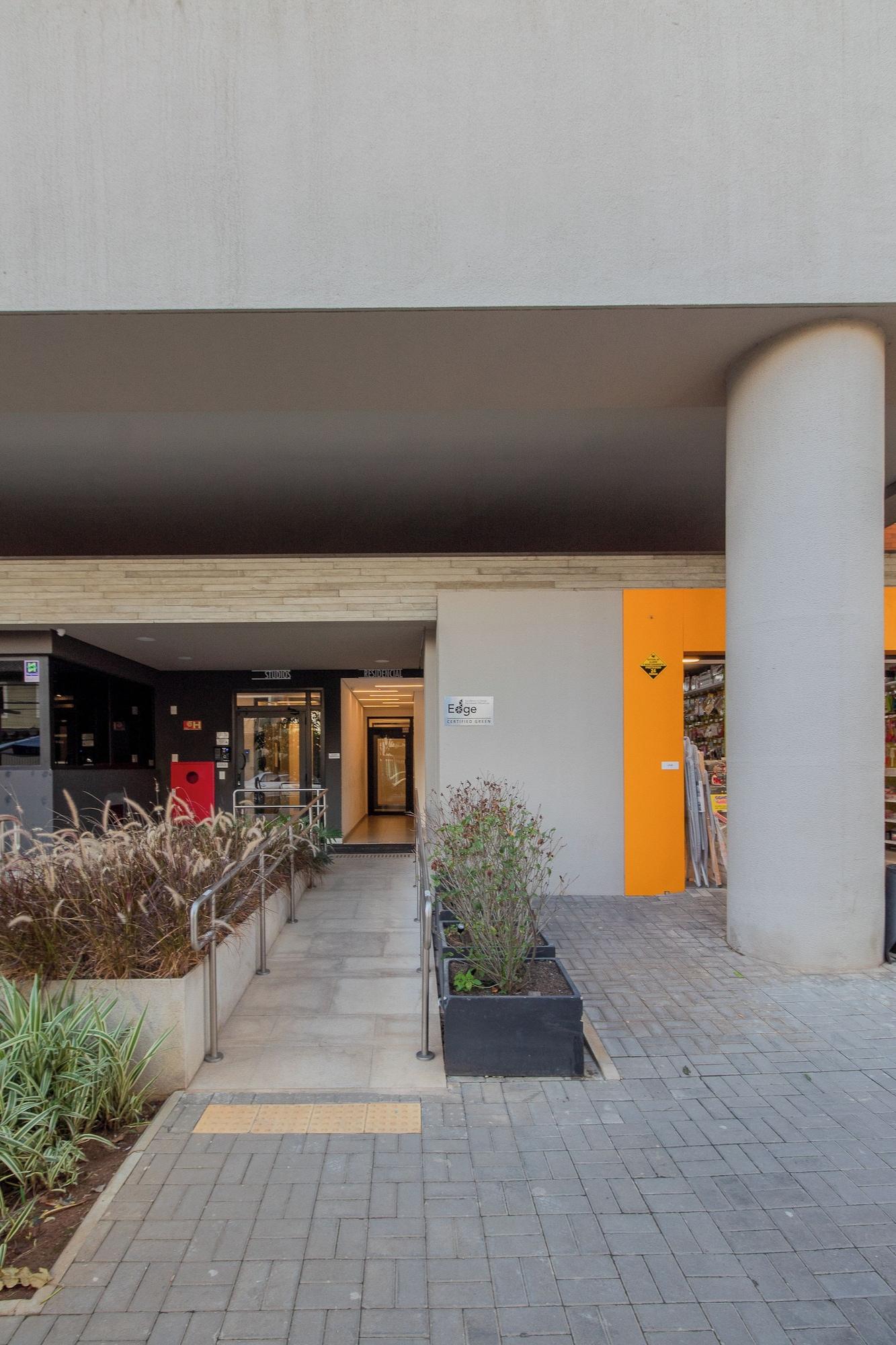 Vista Exterior Moura by Bhomy