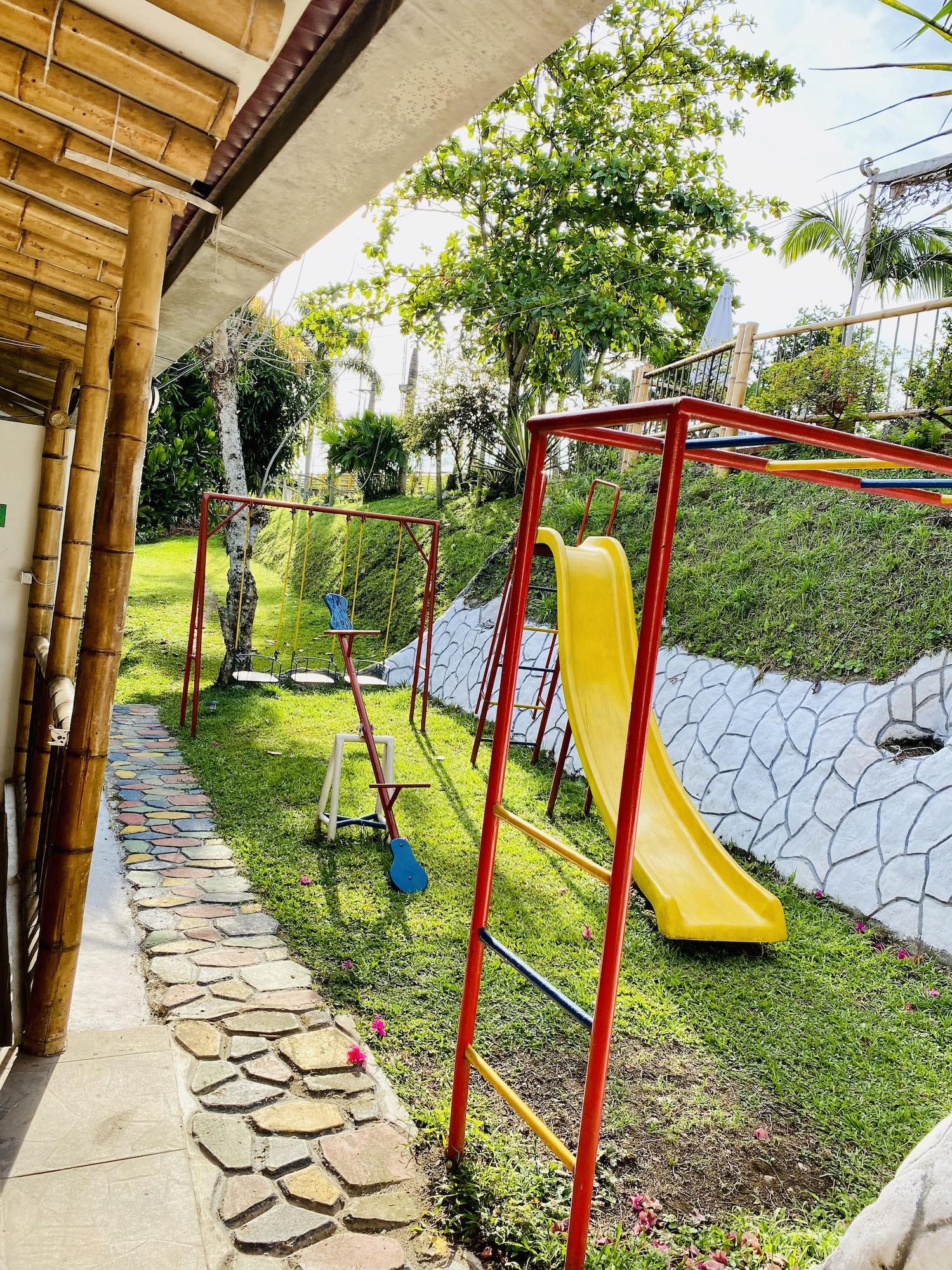 Instalaciones Recreativas Hotel West California