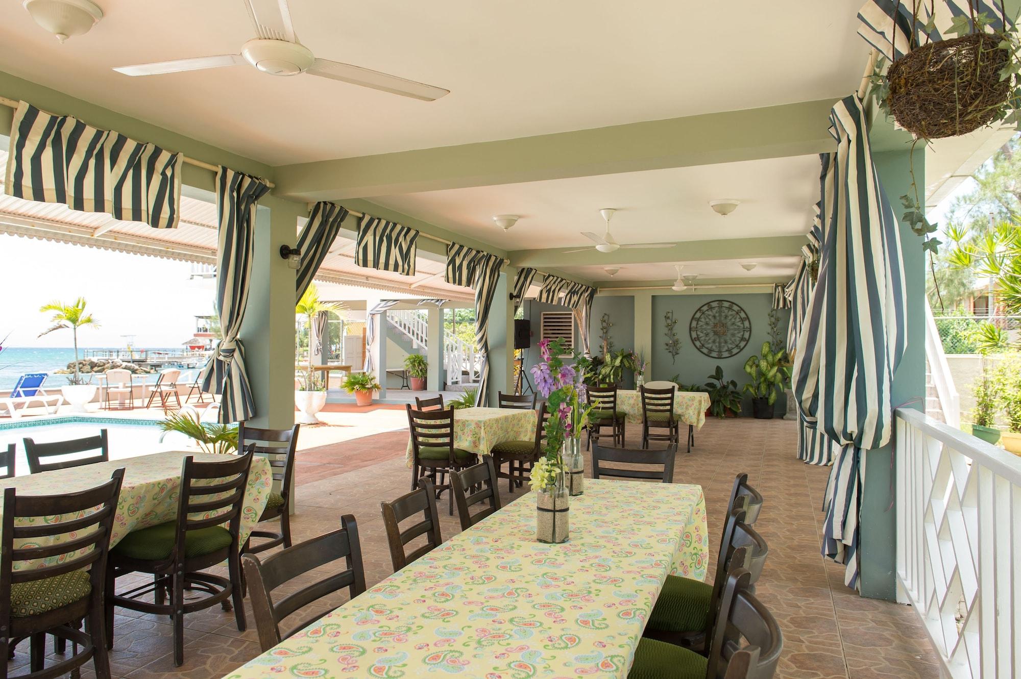 Restaurant Pipers Cove - Runaway Bay