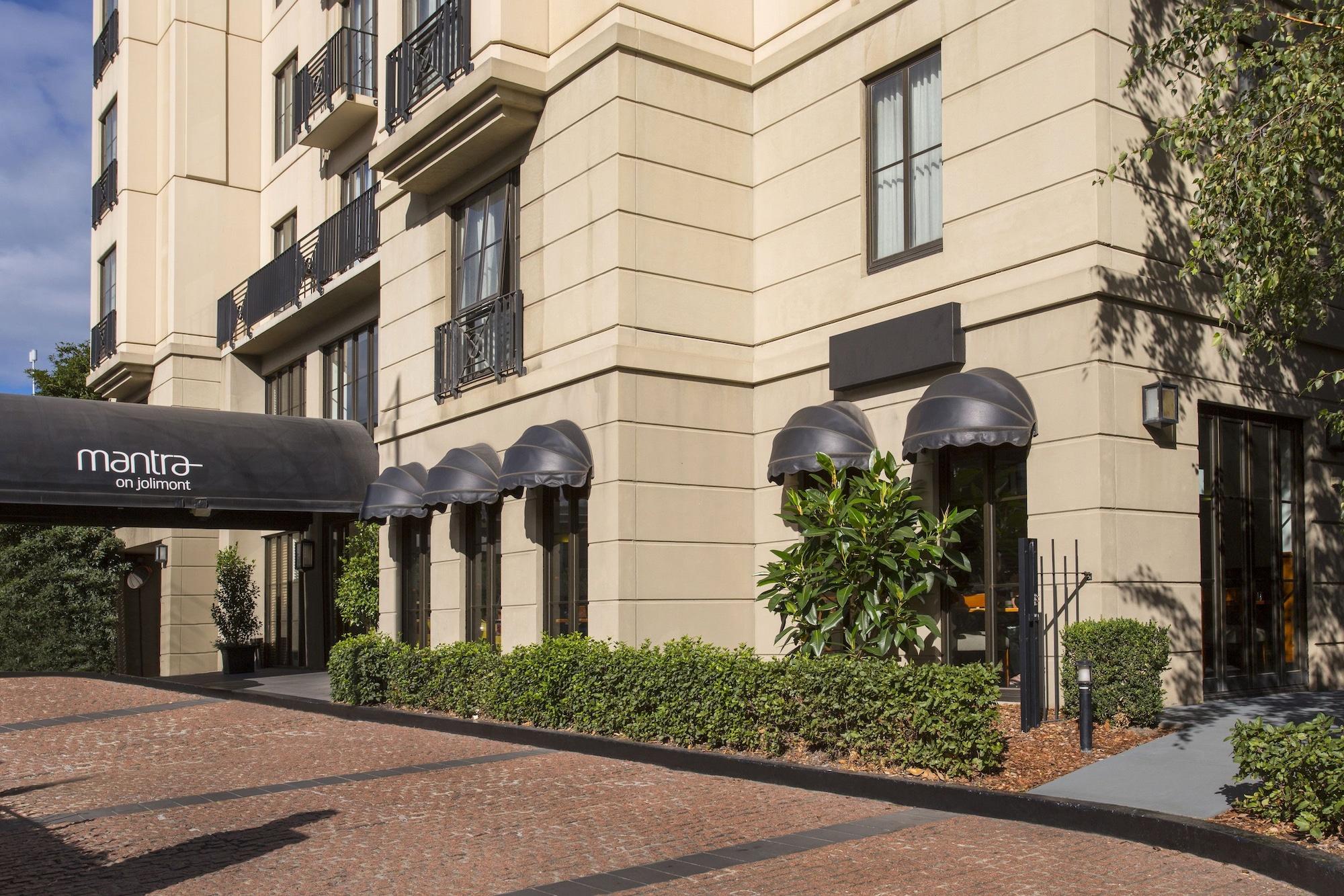 Vista Exterior Mantra on Jolimont Melbourne