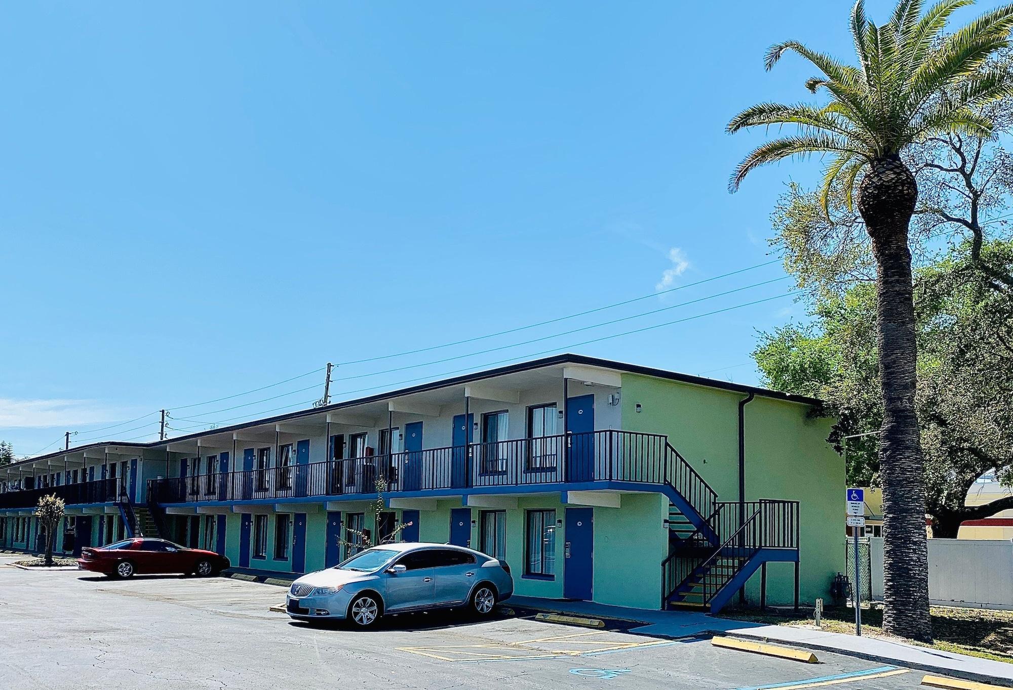 Vista Exterior Gulf Way Inn