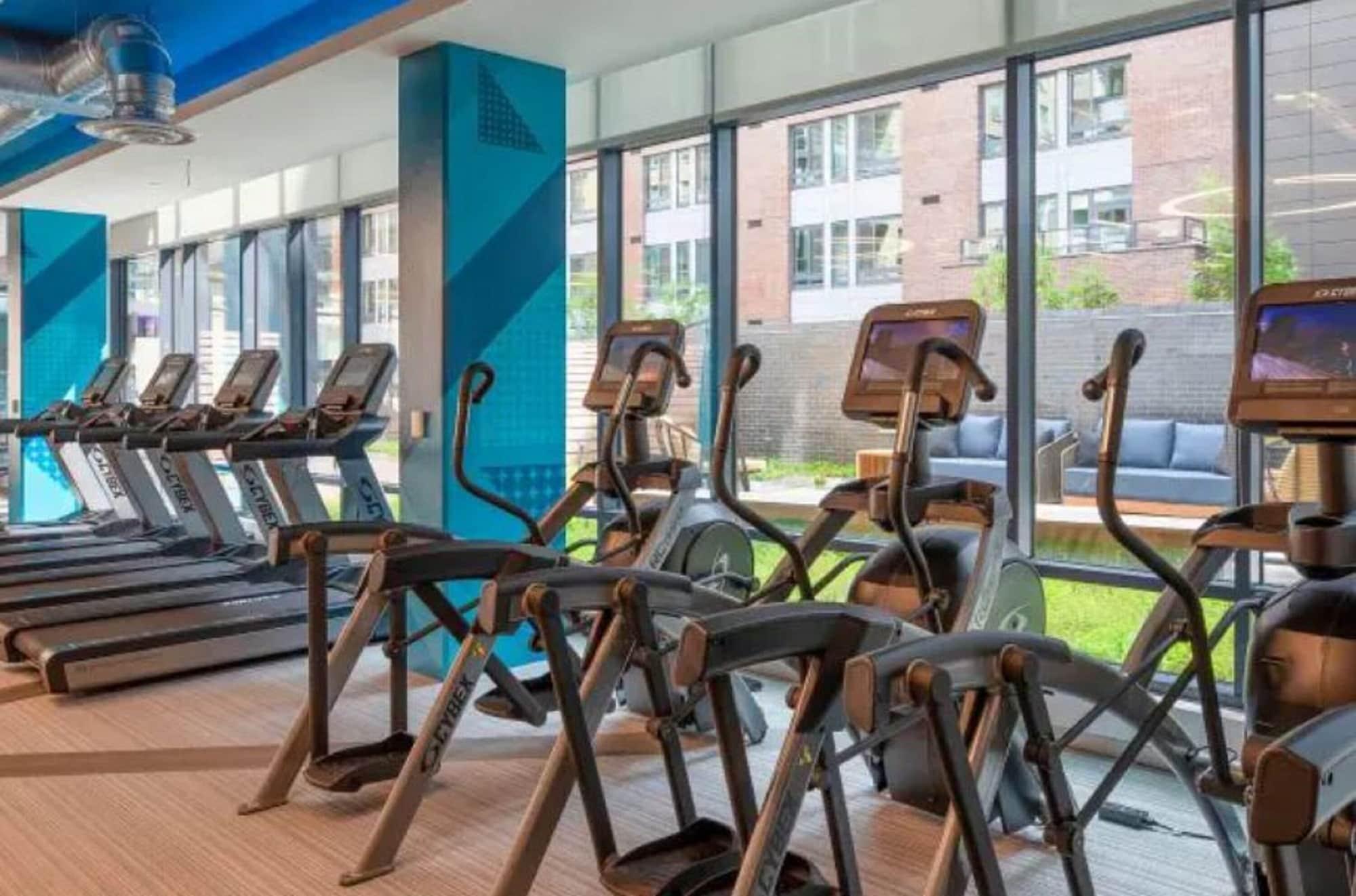 Gimnasio Fully Furnished Apartments near Nationals Park