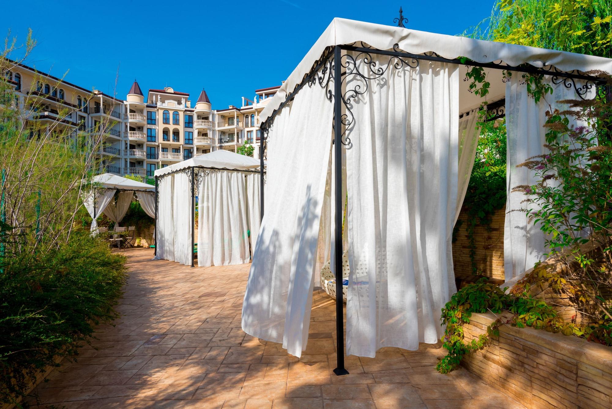 Vista Exterior Esteban VIP Residence Club