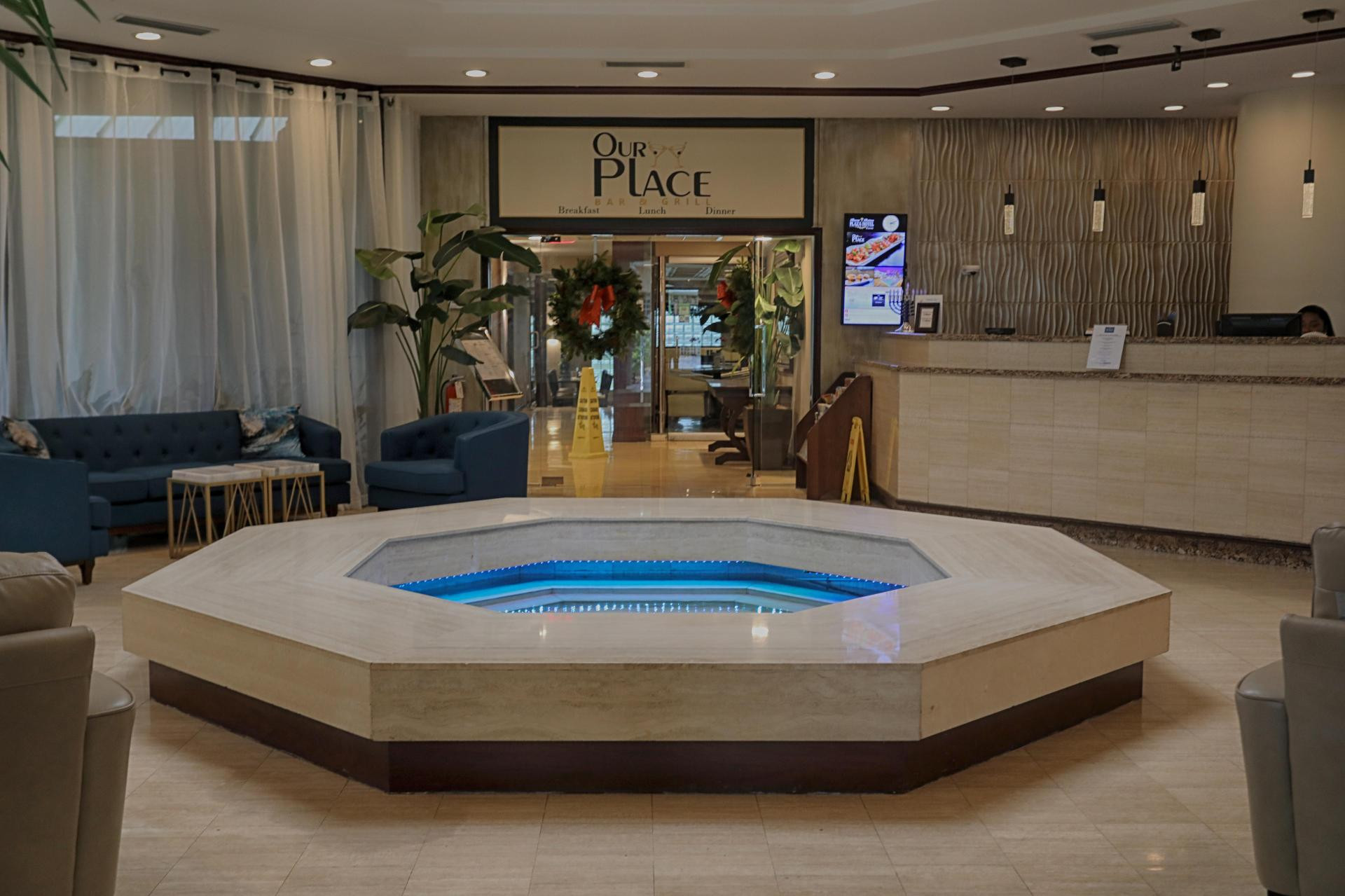 Vista Lobby Boca Plaza by Lowkl