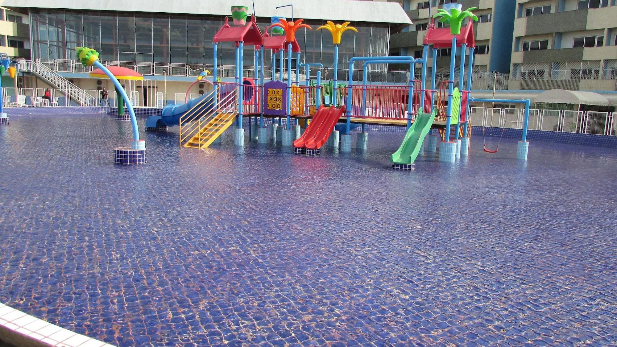 Vista Piscina GoldMen Business Hotel Brasília