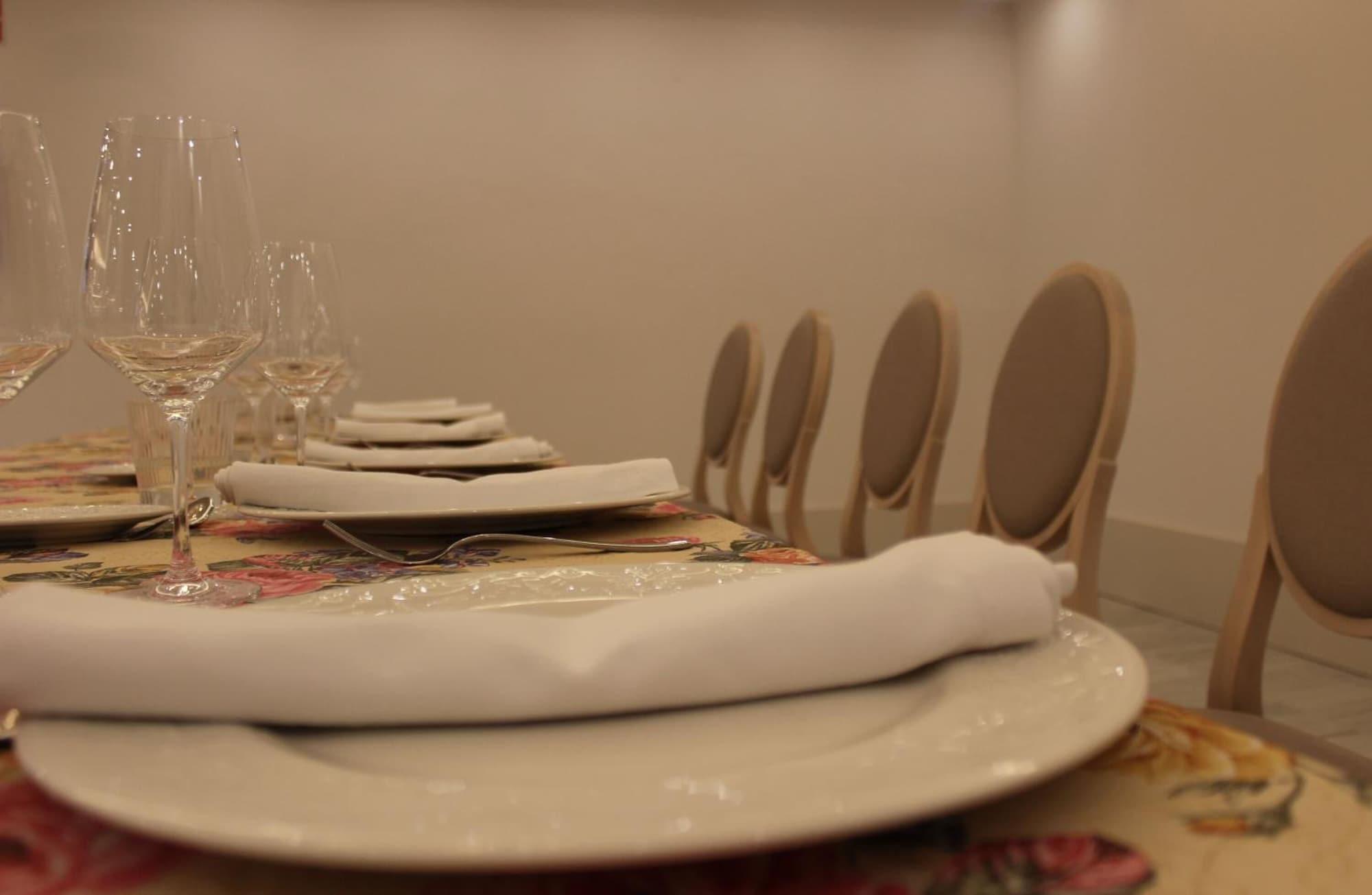 Restaurant Hotel Reyes Ziríes