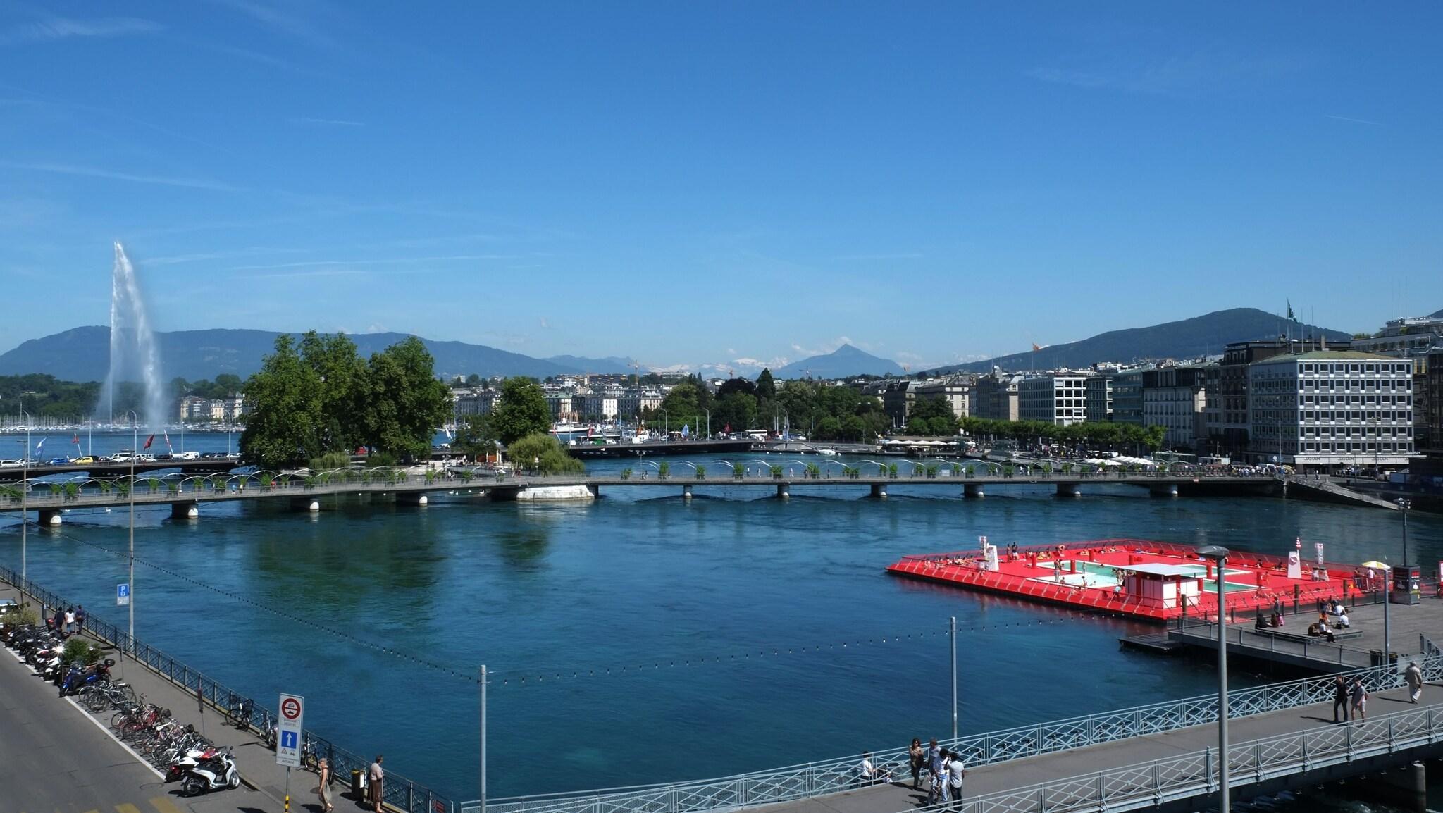 Vista Exterior The Ambassador