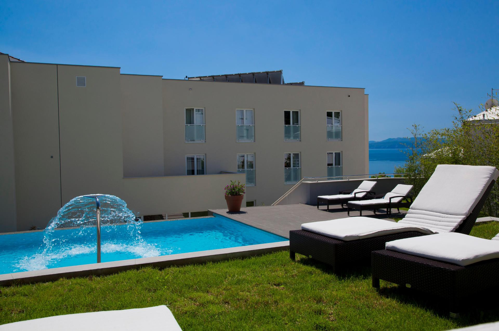 Vista Piscina Hotel Villa Kapetanovic