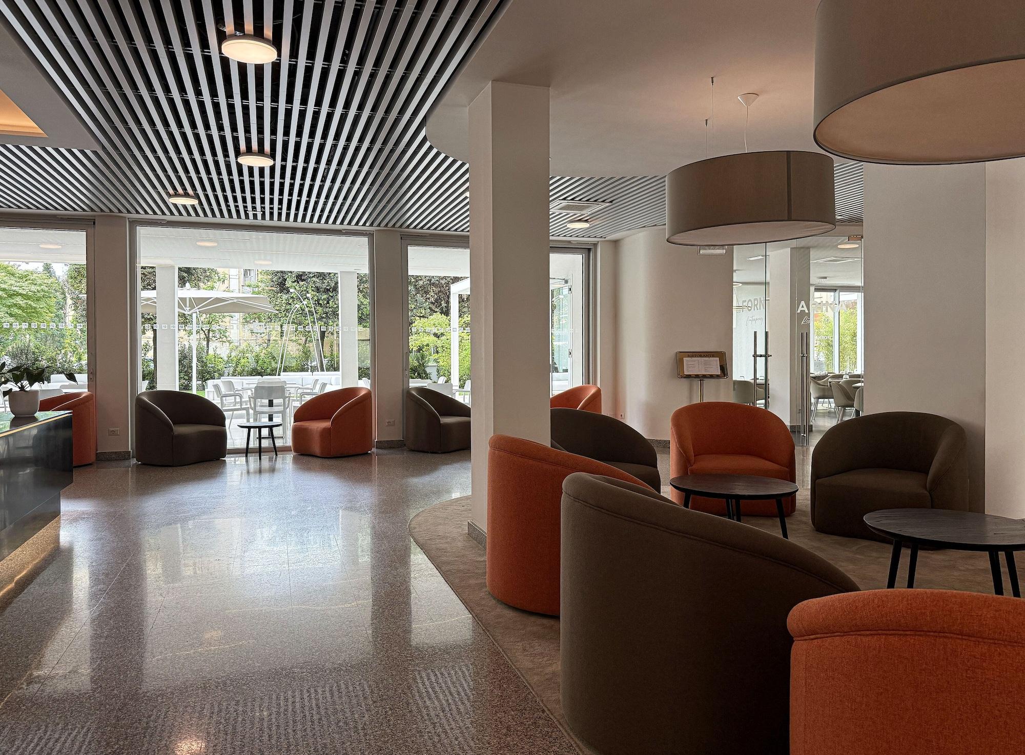 Vista Exterior Hotel Raffaello