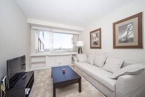 Alquiler Vacacional - Colon 902 in Madrid With 1 Bedrooms and 1 Bathrooms