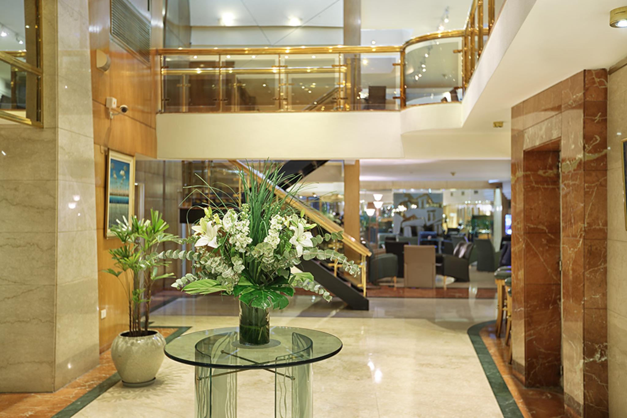 Vista Lobby Dolmen Hotel
