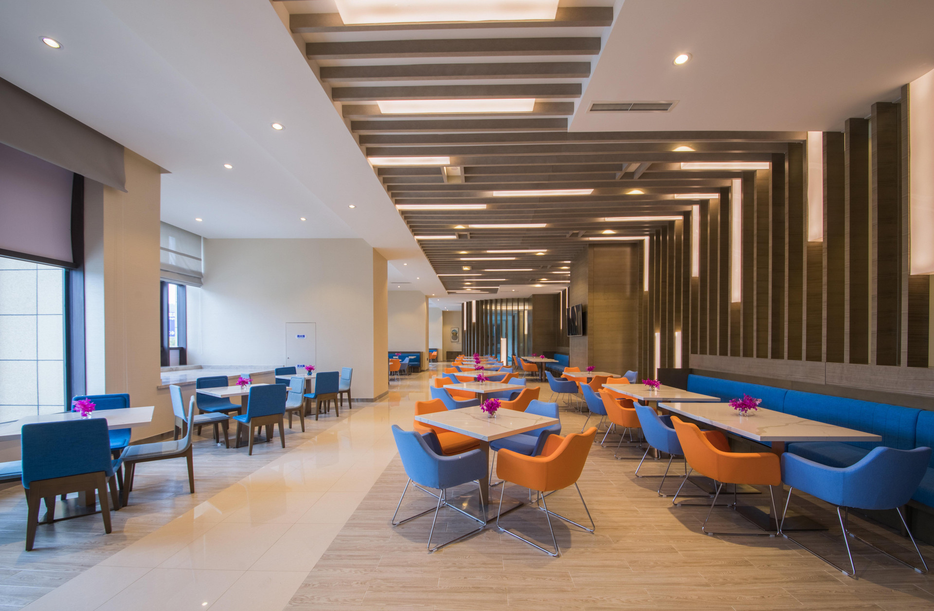 Restaurant Holiday Inn Express Guian Yungu by IHG