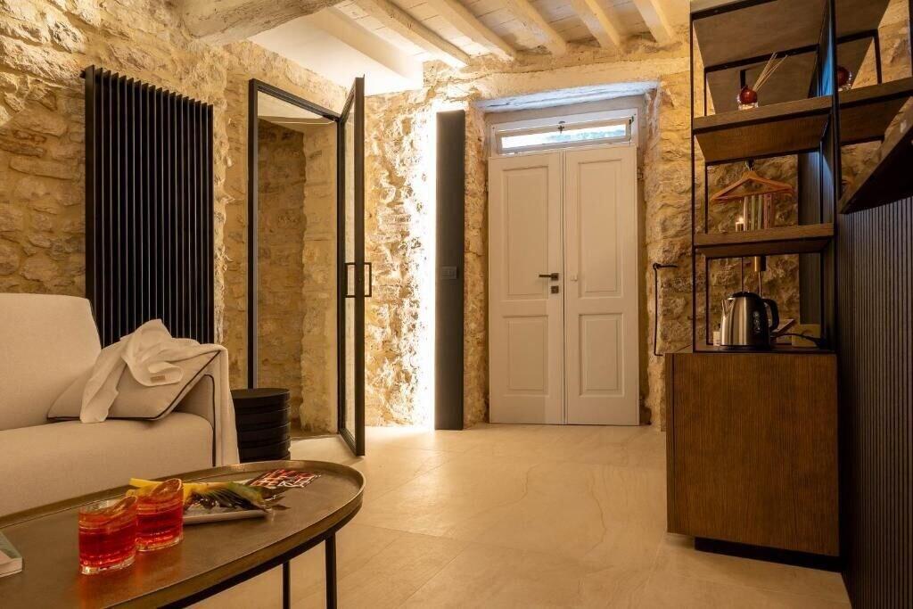 Vista Lobby Forma your Boutique Suite