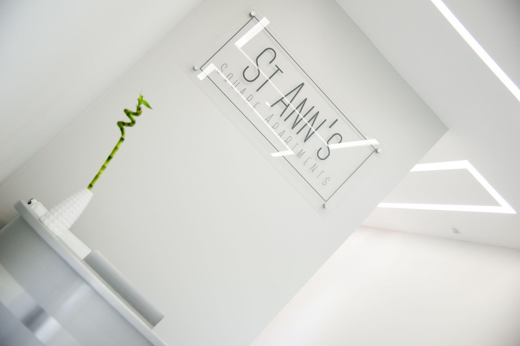 Vista Lobby St Anns Square Apartments