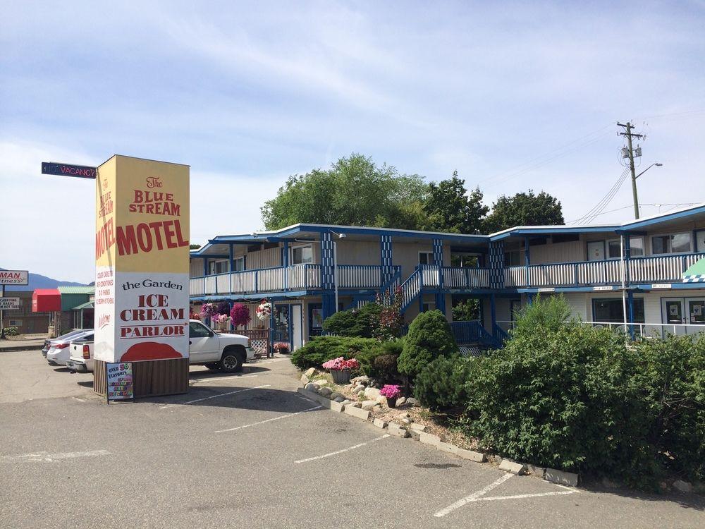 Vista Exterior Blue Stream Motel