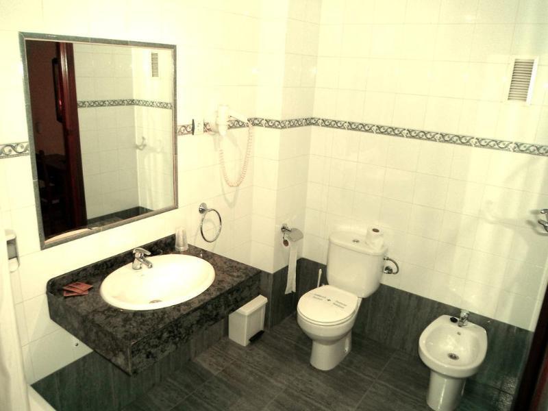 Baño Hotel Clemente