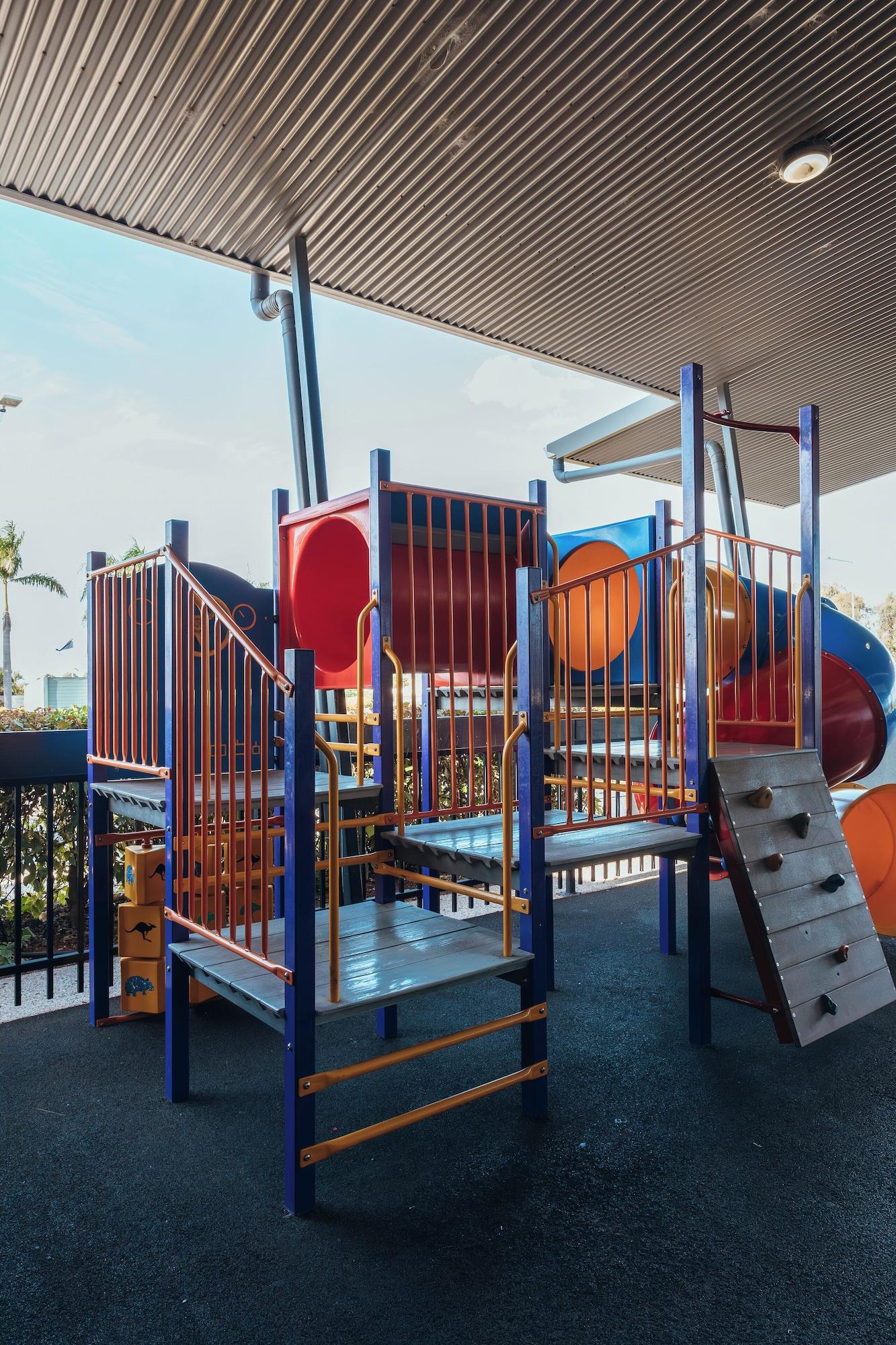 Instalaciones Recreativas Mayfair Motel Emerald