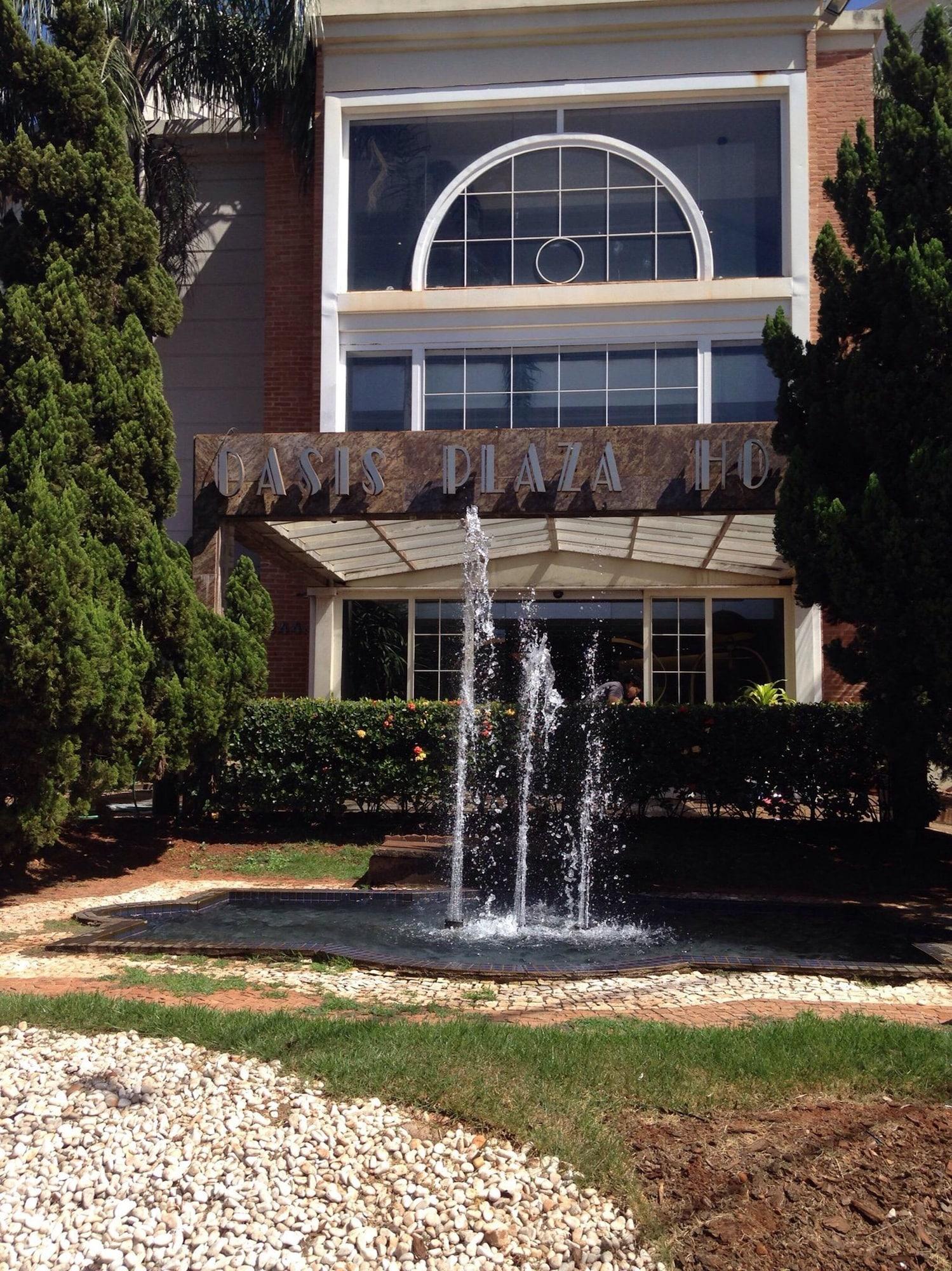 Vista Exterior Oasis Plaza