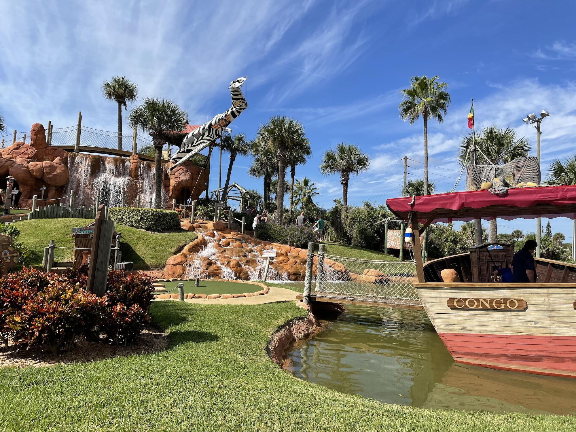 Campo de Golf Holiday Inn Express & Suites Oceanfront by IHG