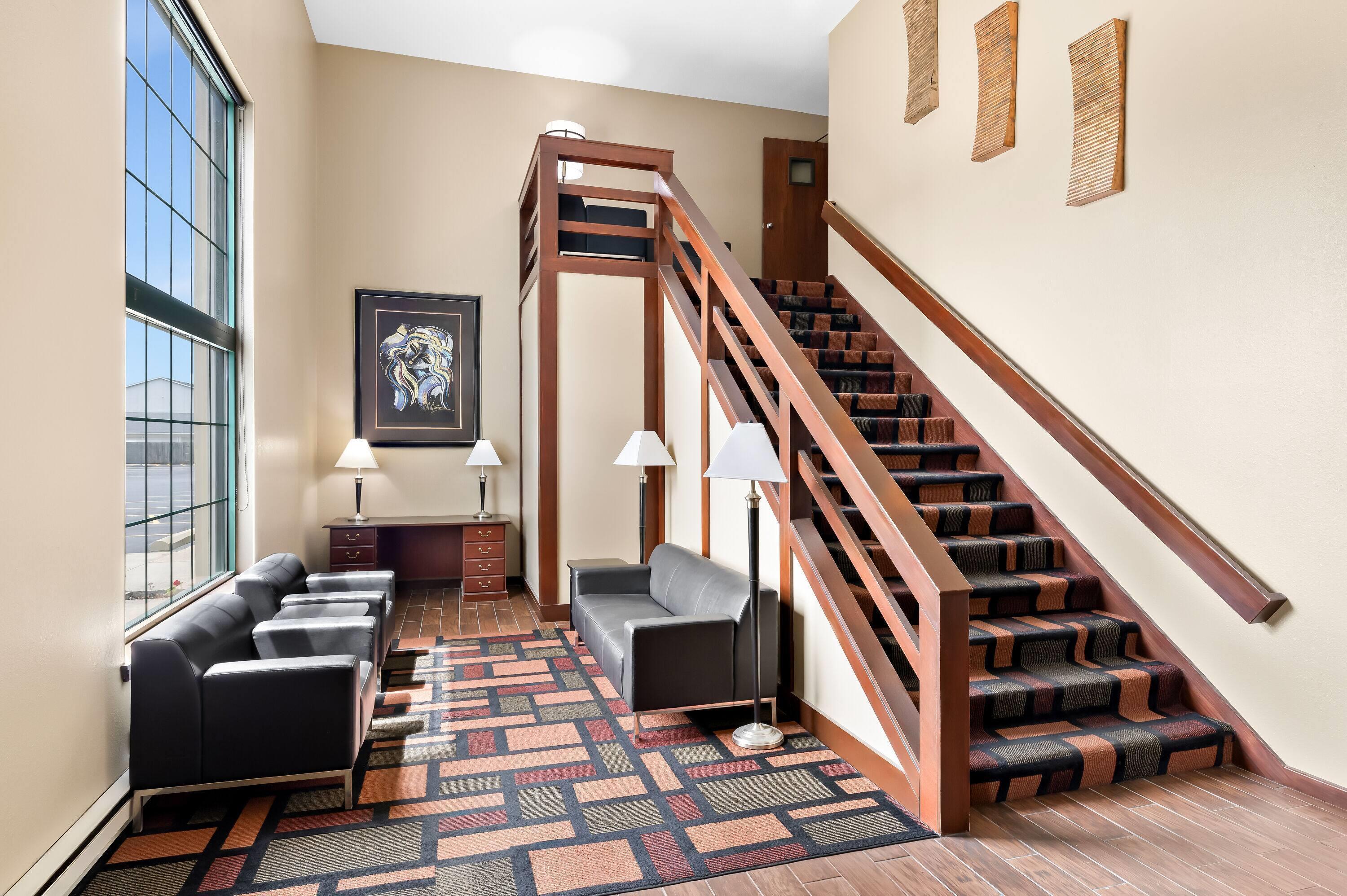 Vista Lobby Super 8 by Wyndham La Crosse