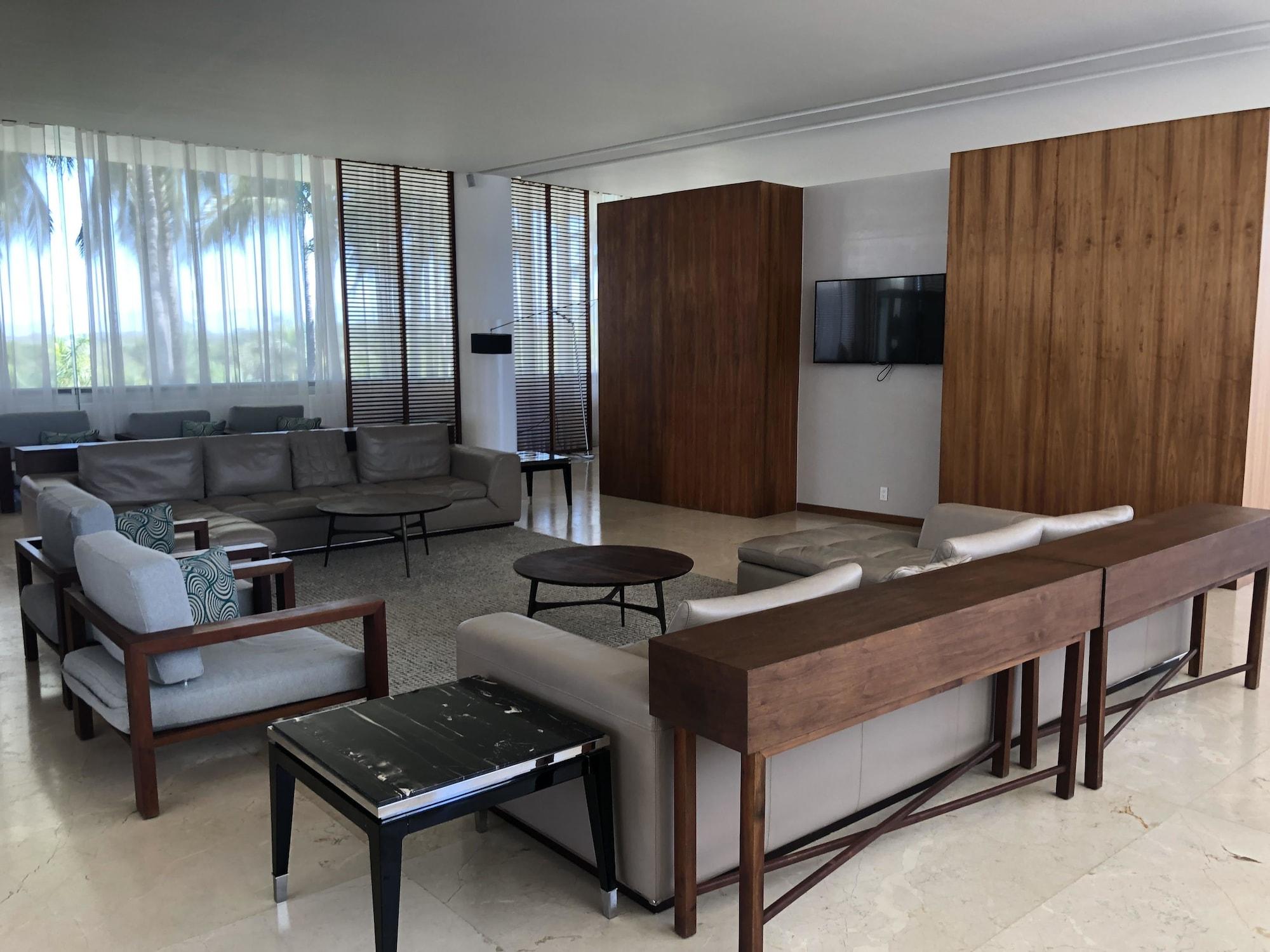 Sala de Reuniones Ocean Front Condo Nuevo Vallarta