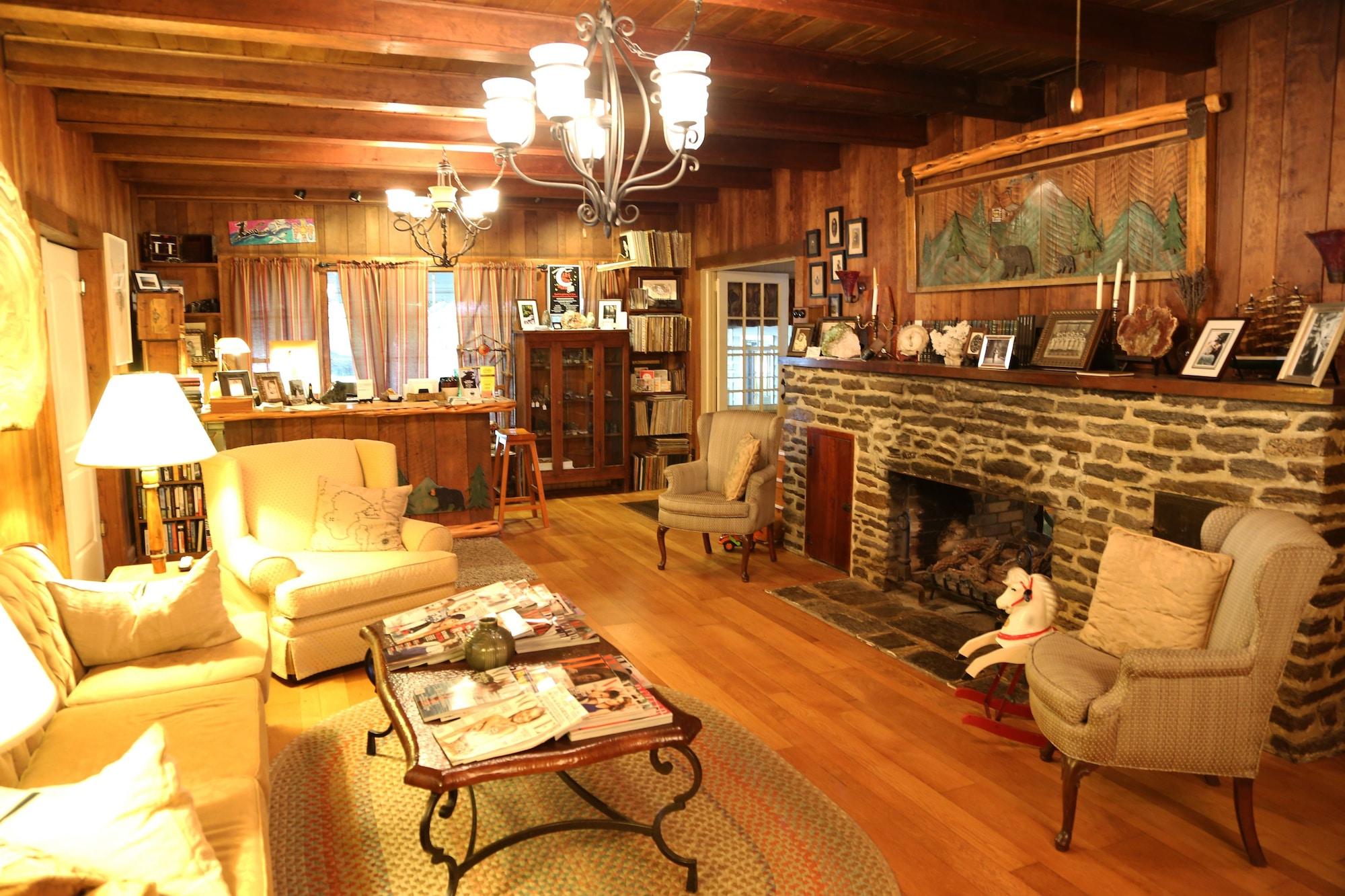 Varios Grandview Lodge
