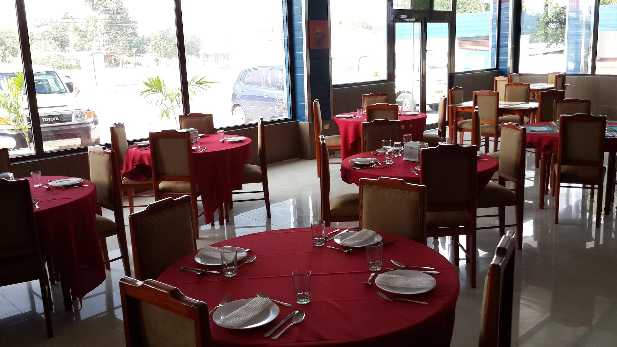 Restaurant Express Inn Coronado Hotel & Camping