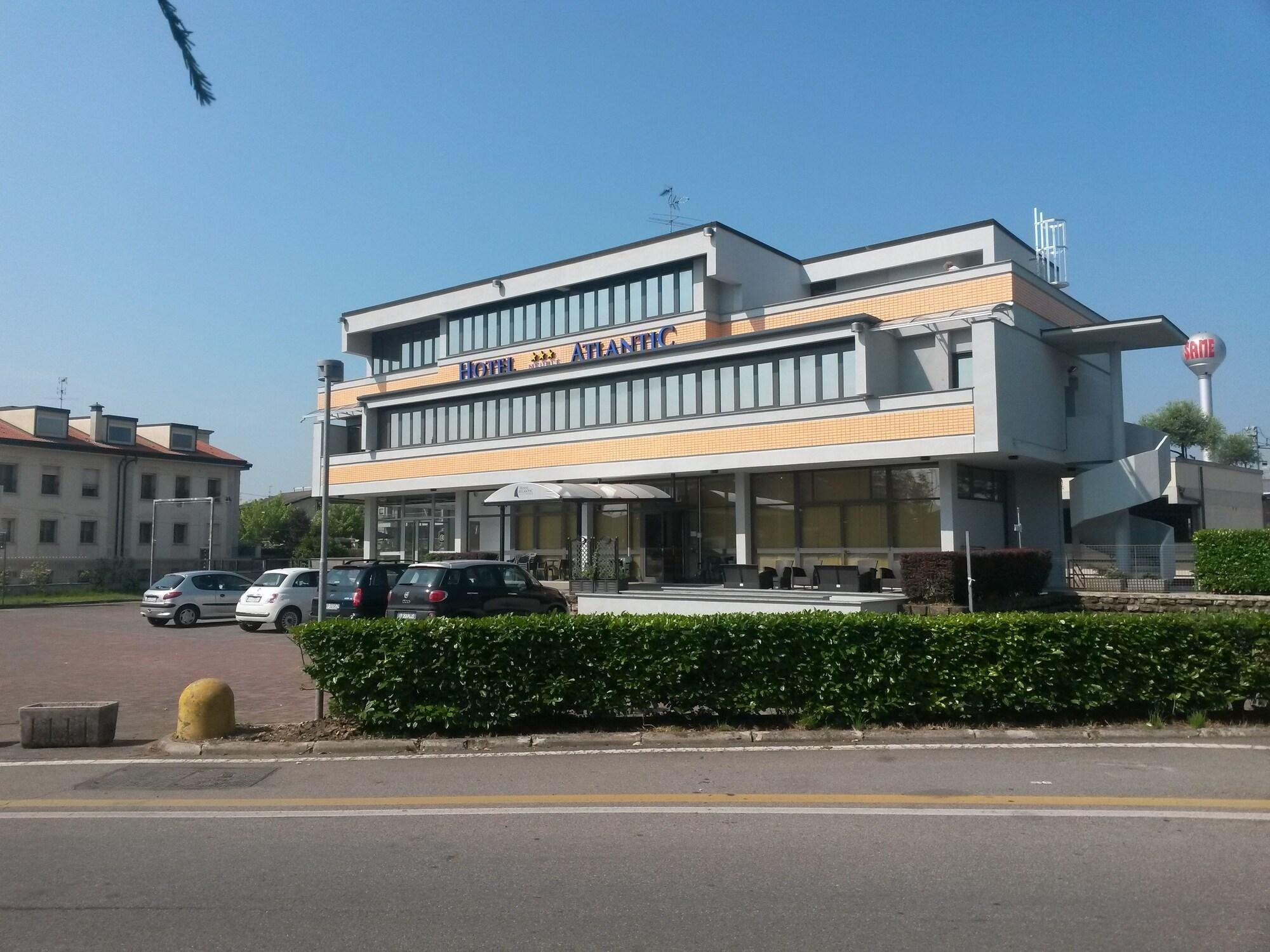 Varios Hotel Atlantic Meublè