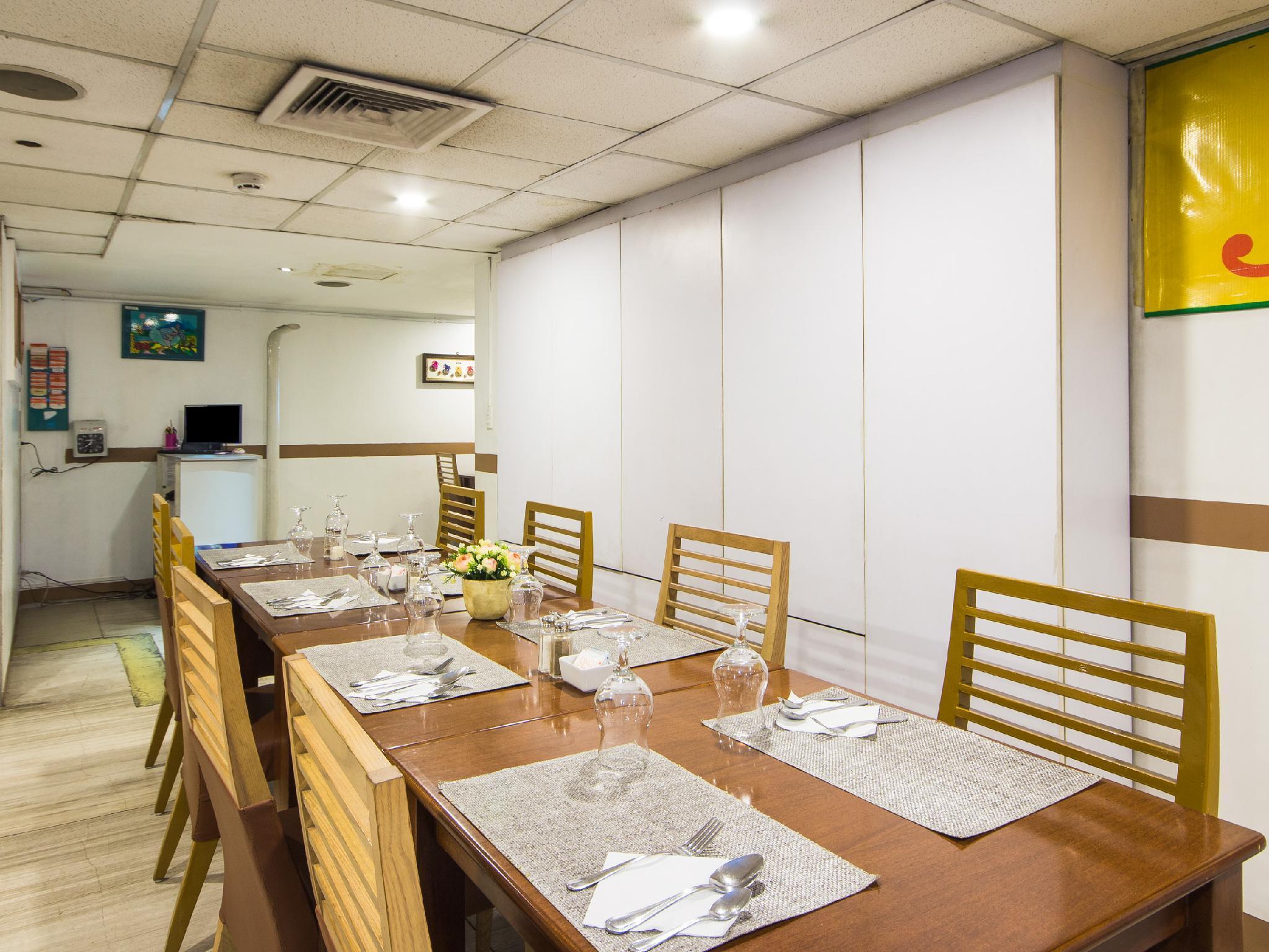 Restaurant The E-Hotel Makati