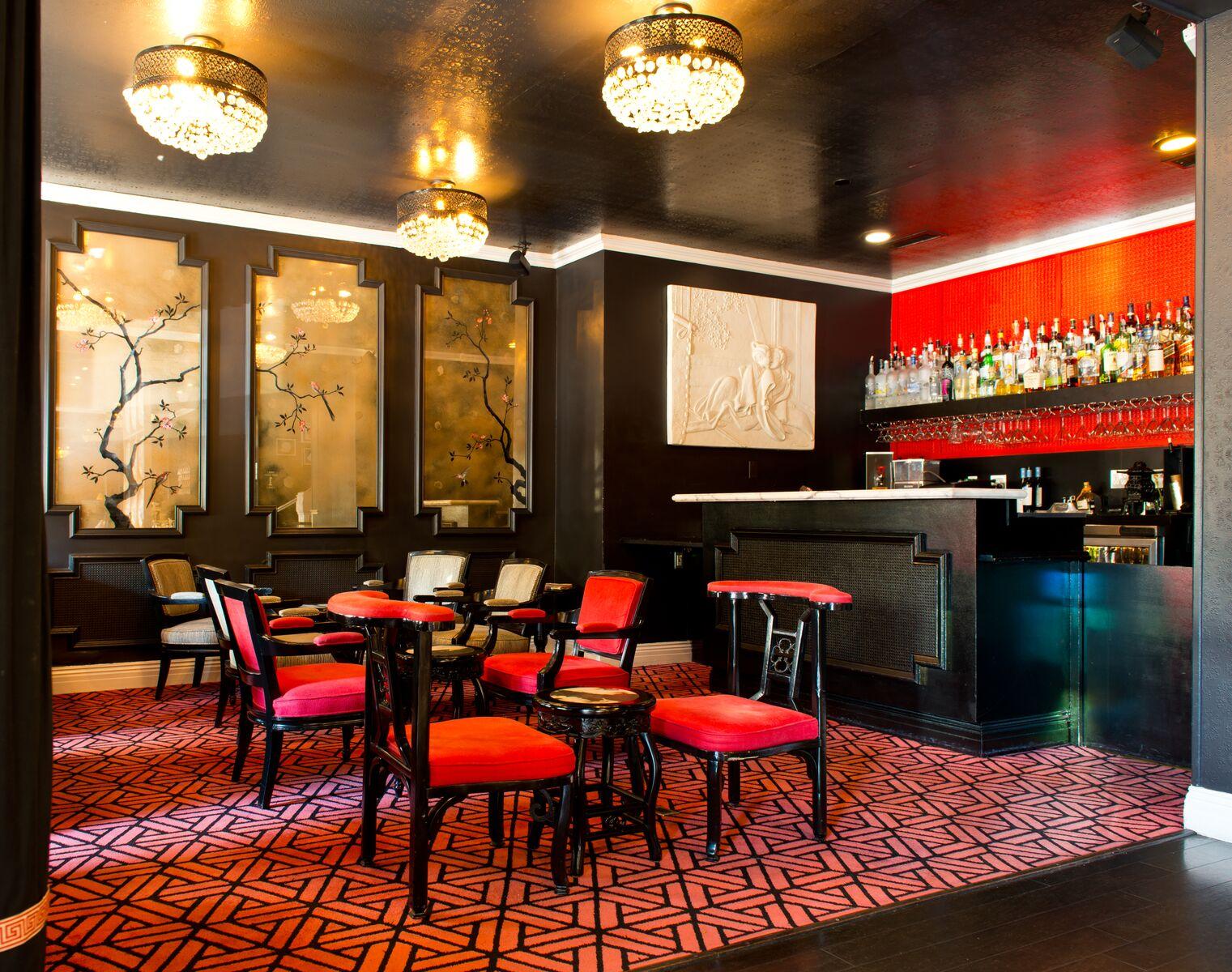 Bar/Salón Maison 140