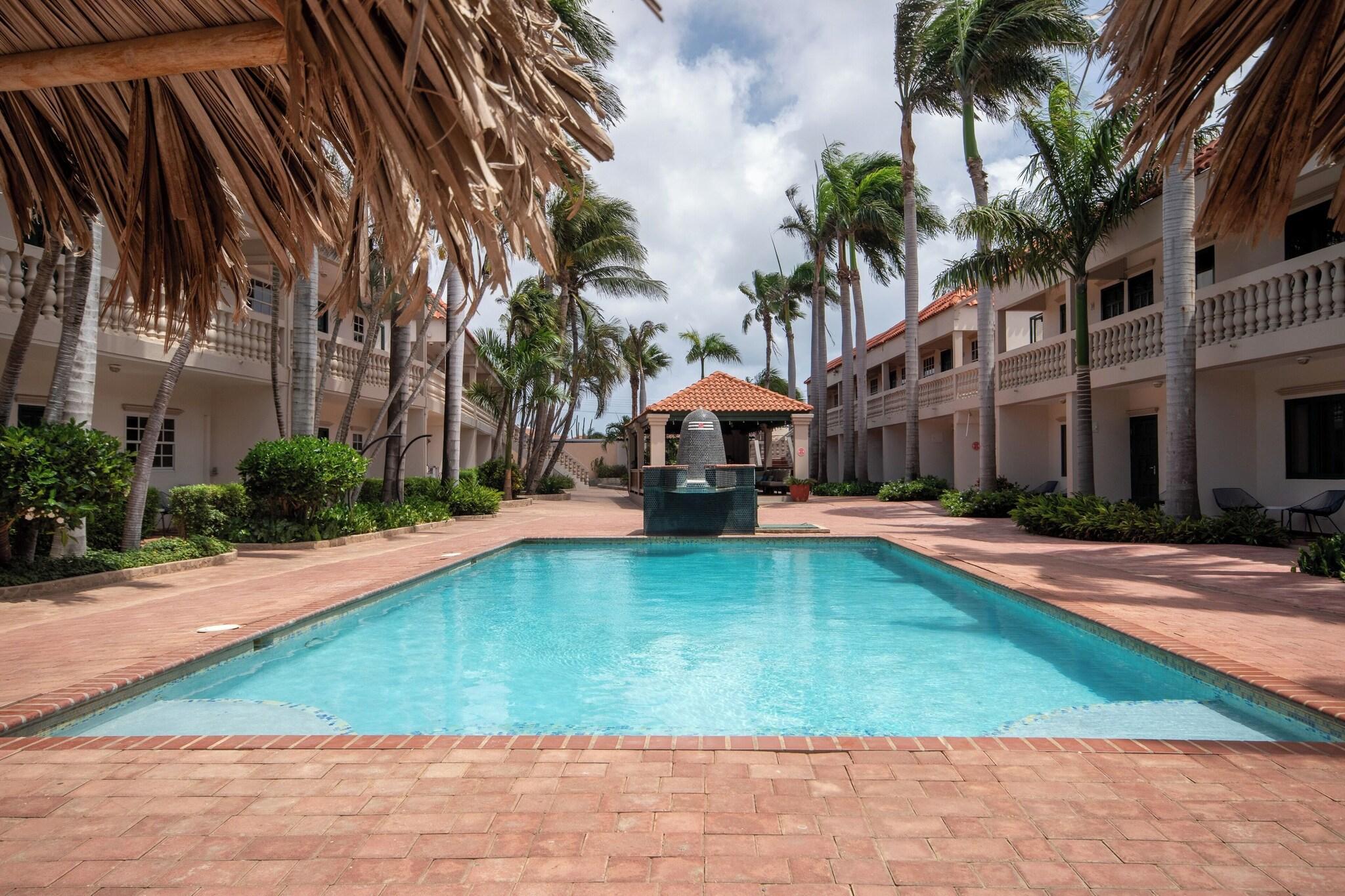 Vista Piscina Punto di Oro Residences