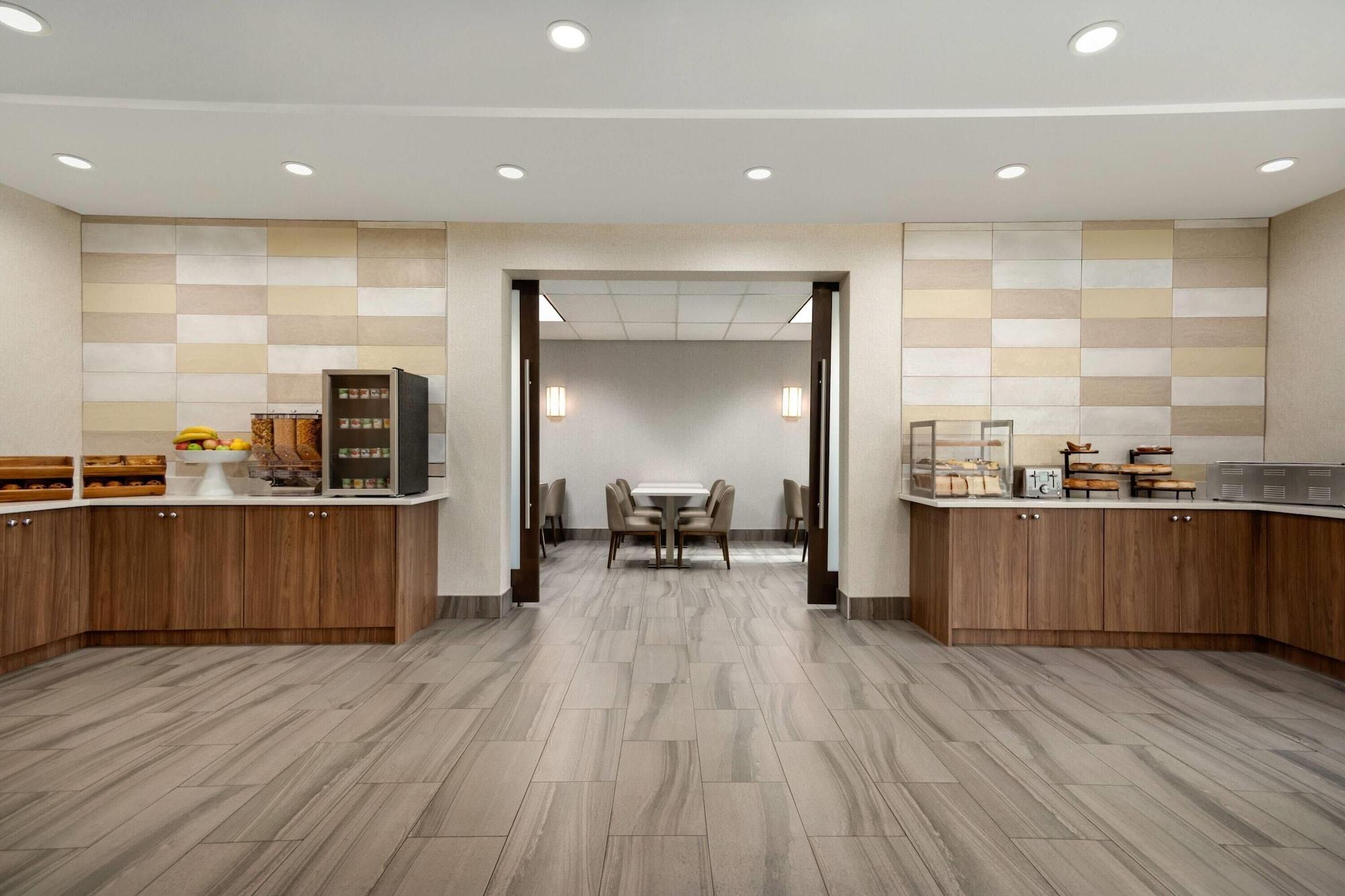 Restaurant La Quinta Inn by Wyndham Vancouver Airport