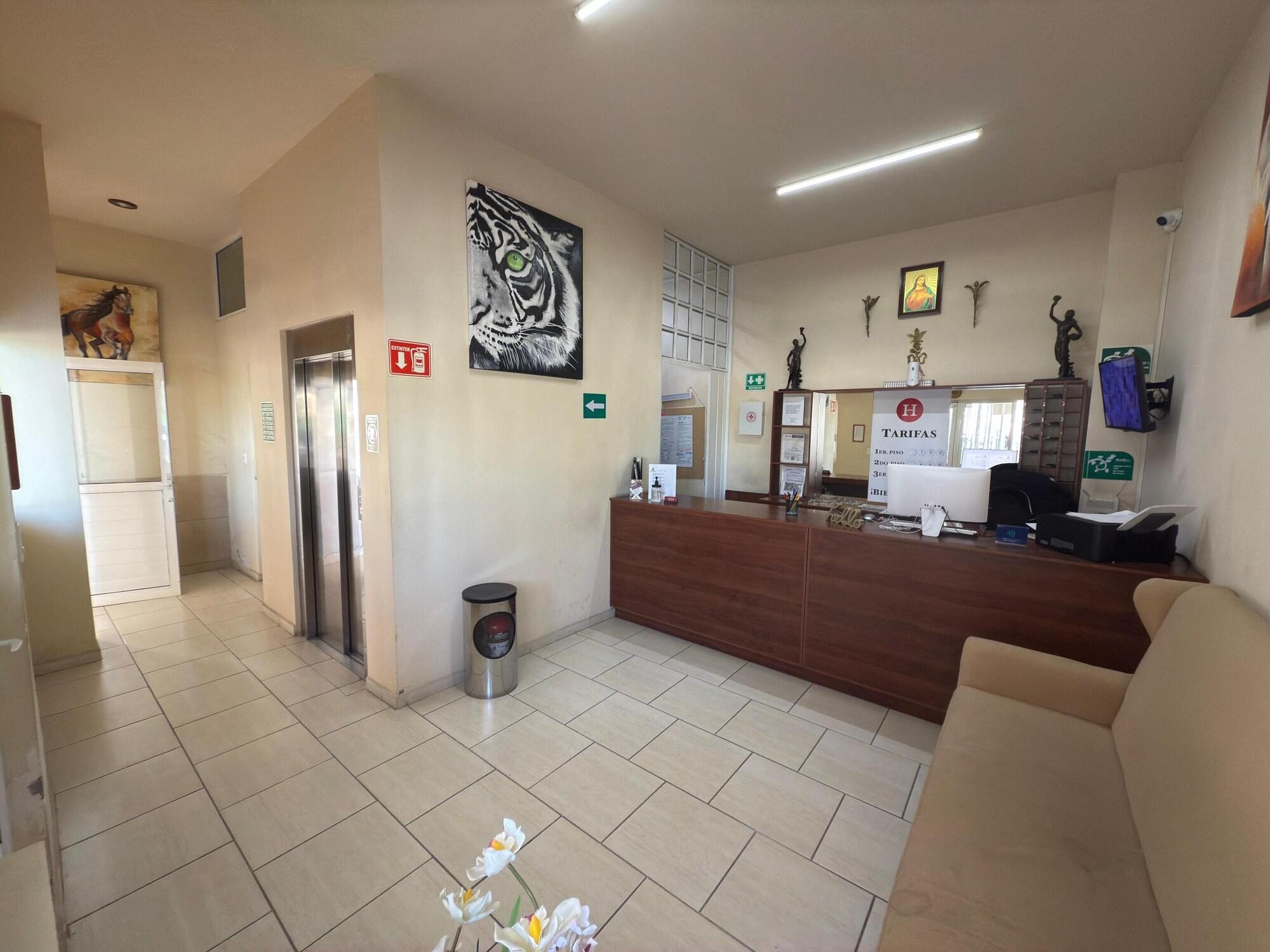 Vista Lobby Hotel Cipres