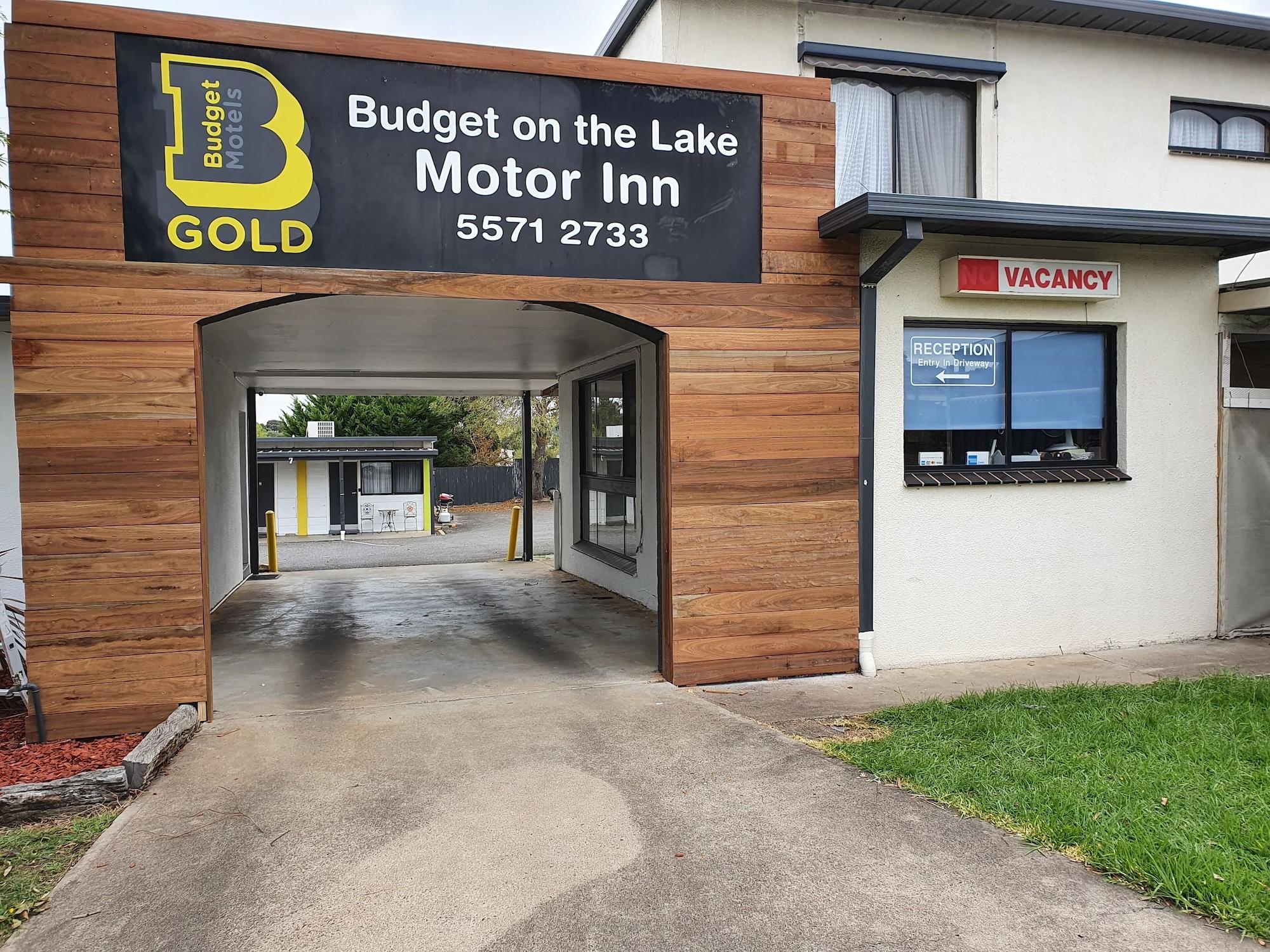 Vista Exterior Budget on the Lake