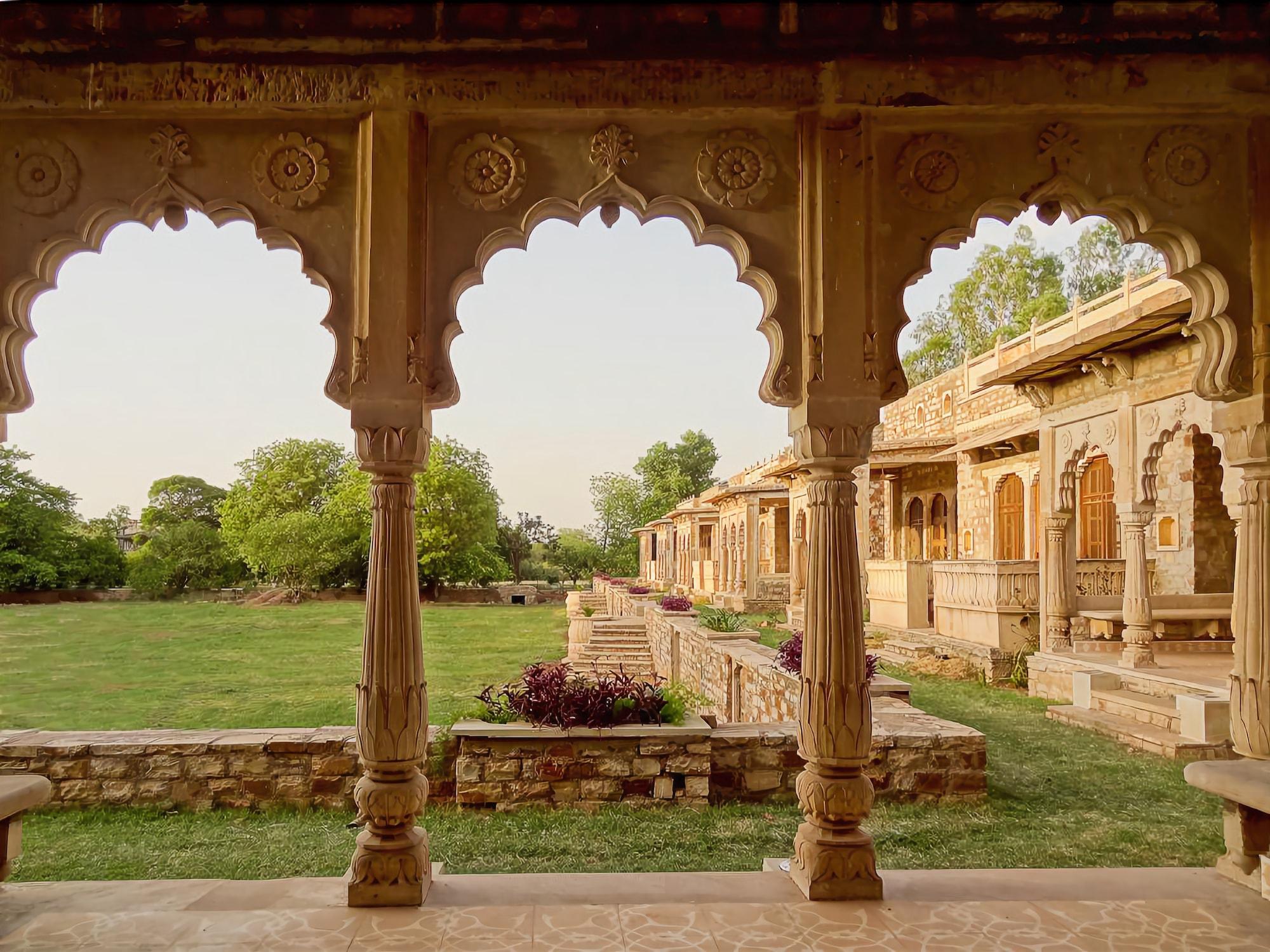 Varios Neemrana's - Deo Bagh