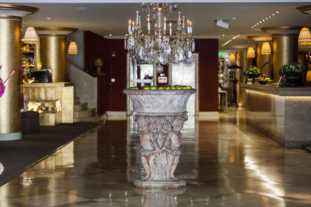 Vista Lobby Huentala Hotel