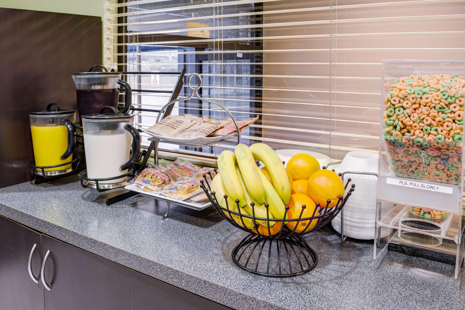 Vista Lobby SureStay Hotel by Best Western Beverly Hills West LA