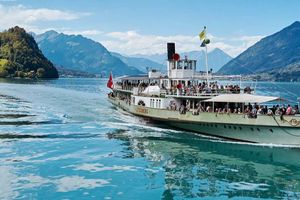 Actividad - Paseo en barco por los lagos Thun y Brienz