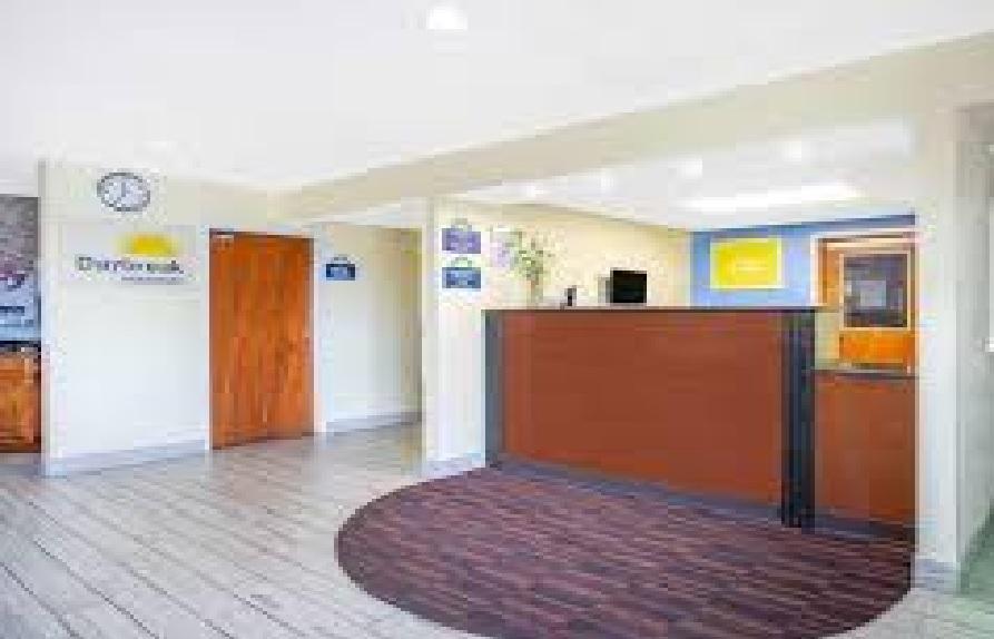 Vista Lobby Days Inn by Wyndham Lancaster PA Dutch Country