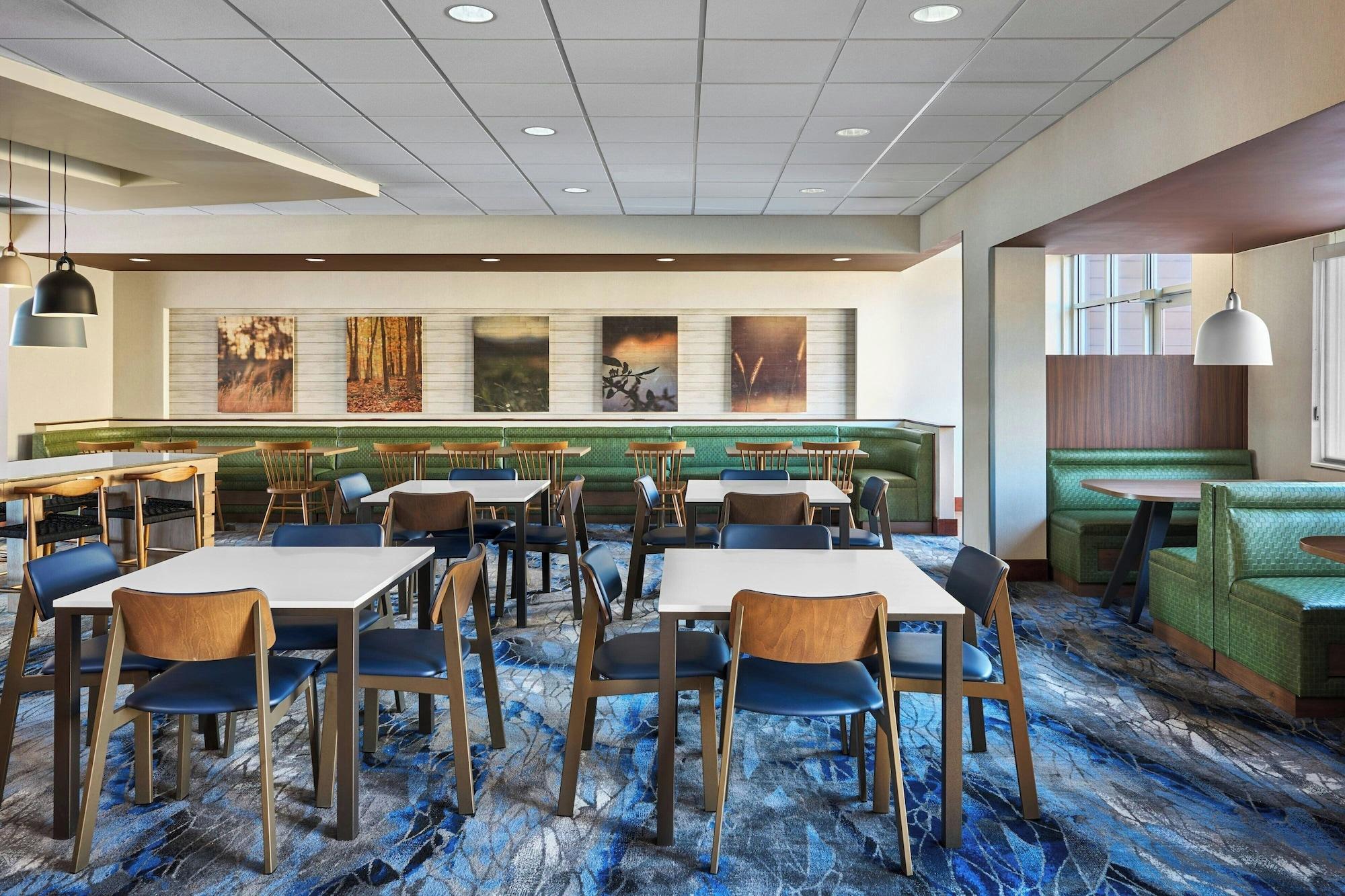 Restaurant Fairfield by Marriott Inn & Suites Knoxville Turkey Creek