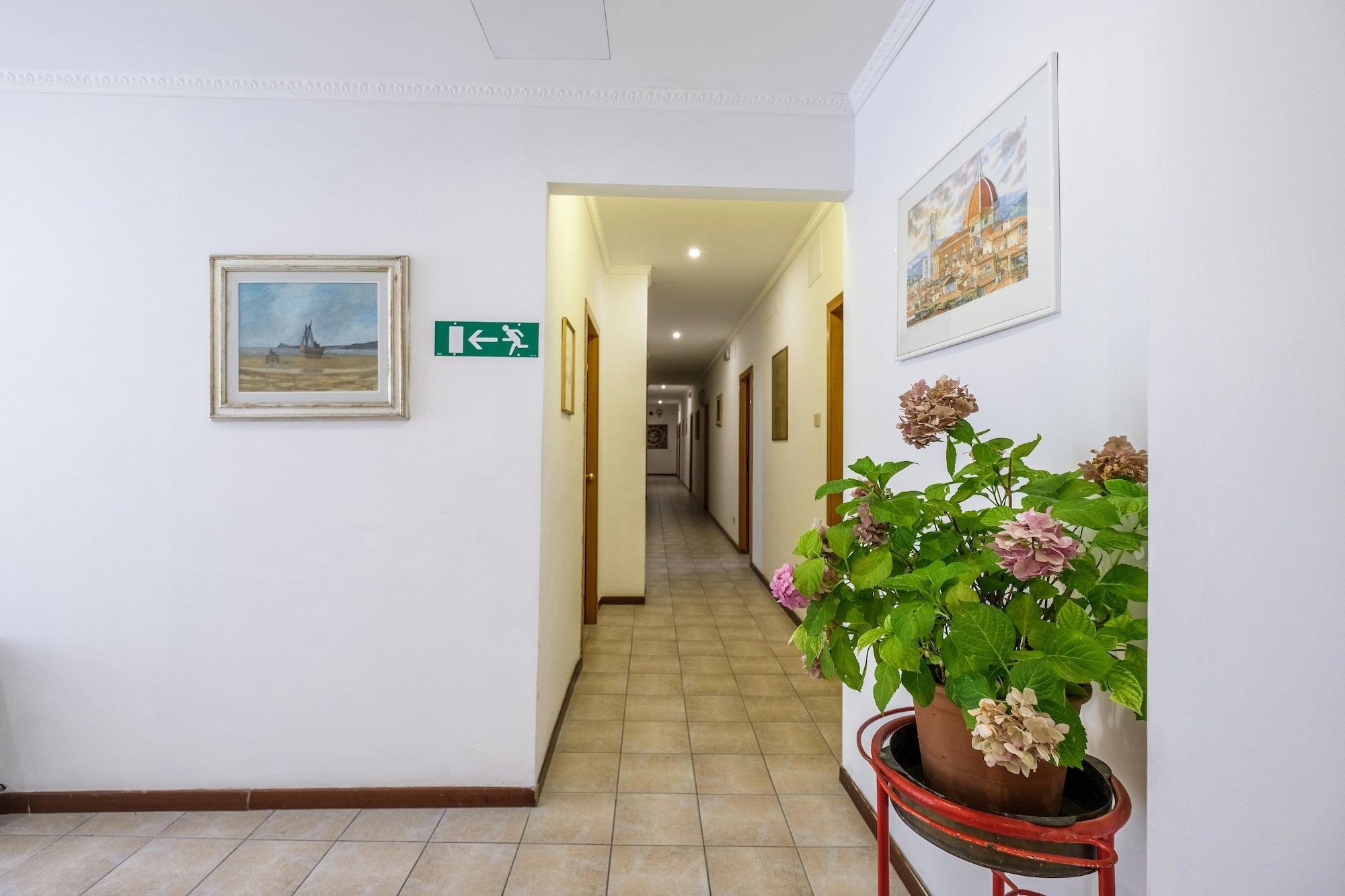 Varios Hotel Firenze 2000