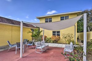 Alquiler Vacacional - Sunny Cocoa Beach Escape w/ Bikes, Walk to Beach