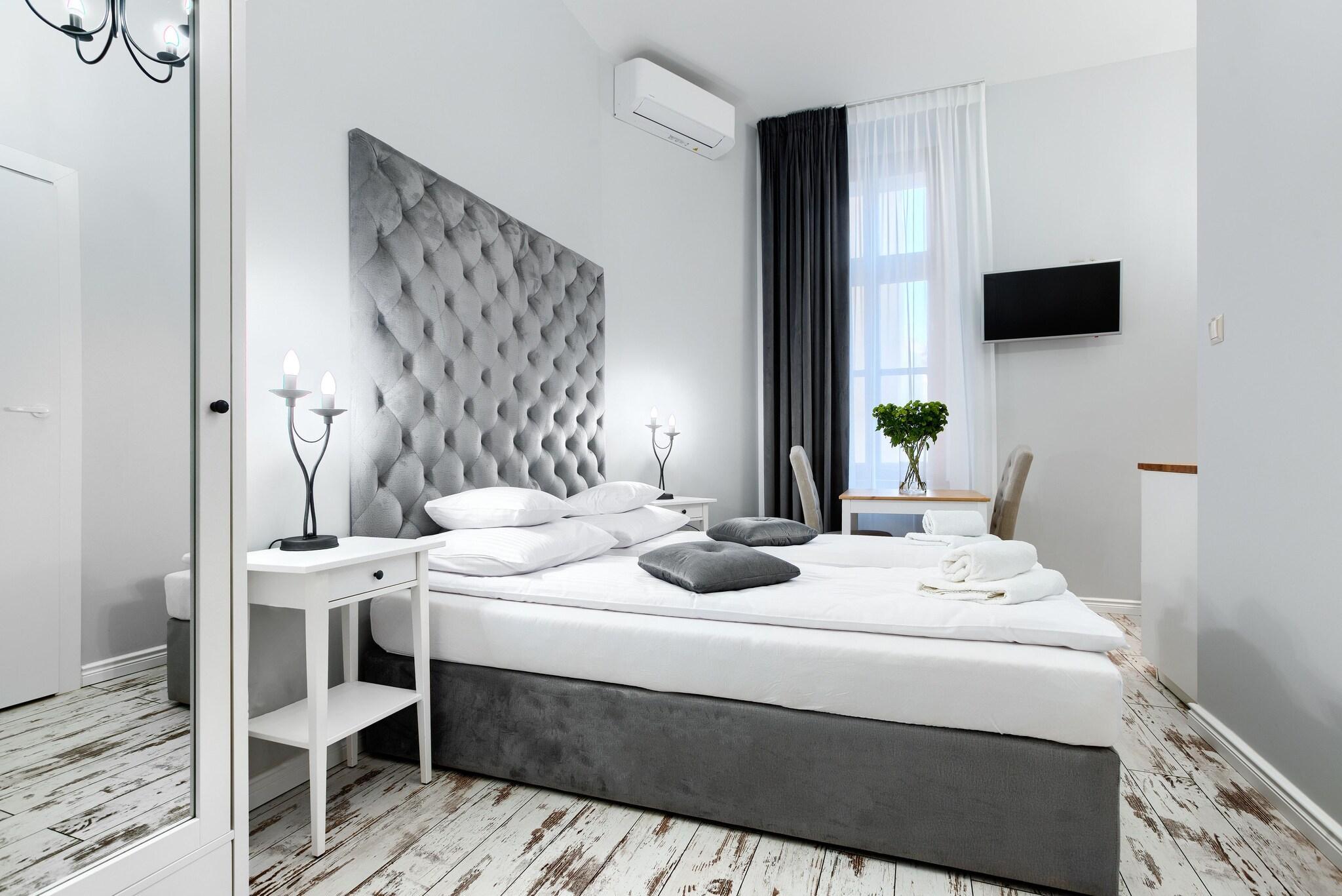 Vista Exterior Aparthotel 1899 by Platinum