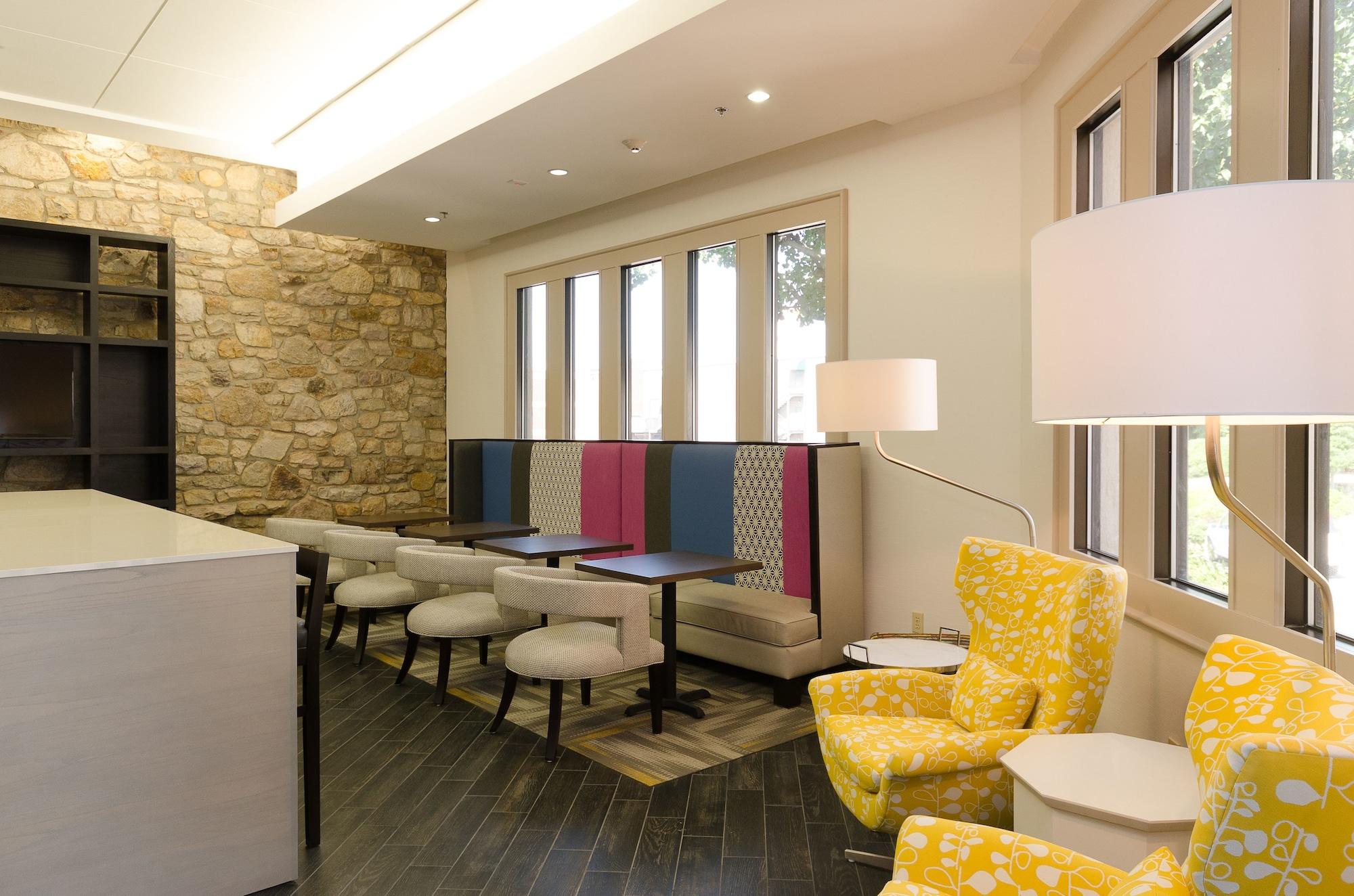Vista Lobby Holiday Inn Express Hickory-Hickory Mart by IHG