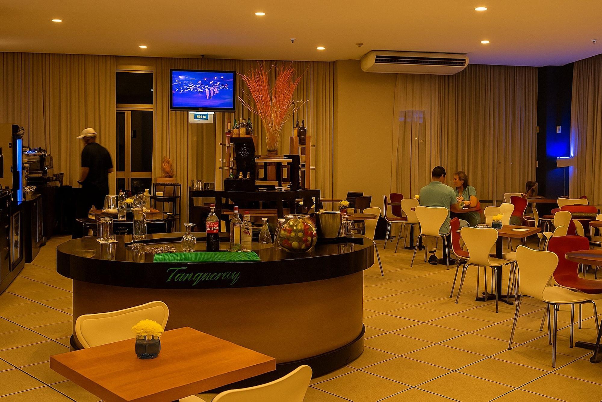 Bar/Salón Elegance Suítes Rio de Janeiro