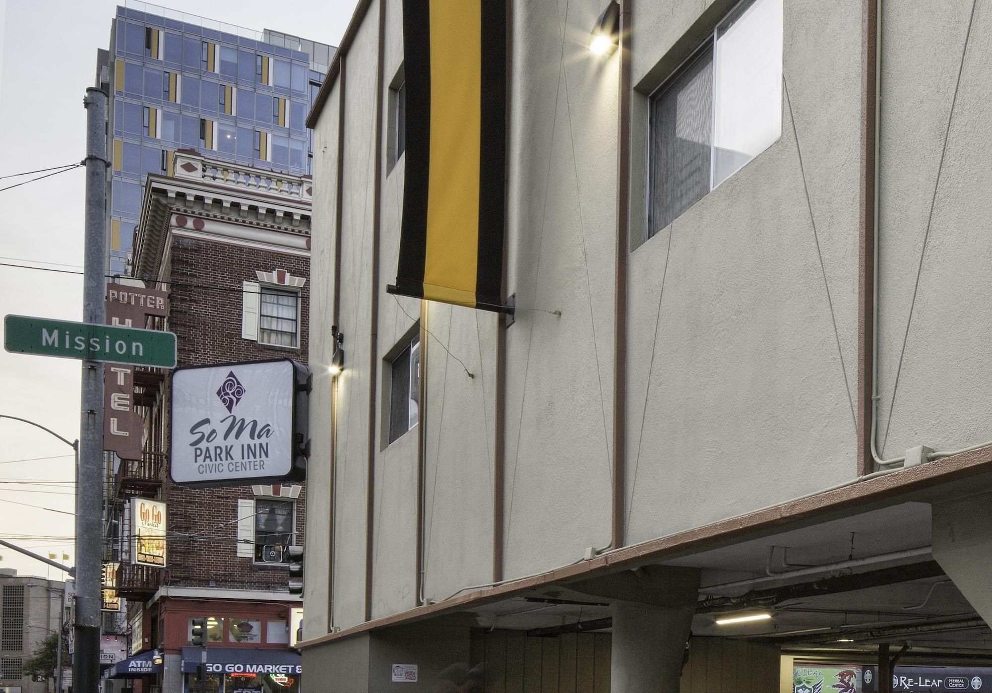 Vista Exterior SOMA Park Inn – Civic Center