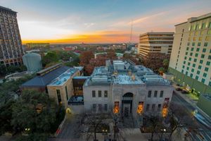 Actividad - San Antonio Old Town Trolley Hop-On Hop-Off Tour