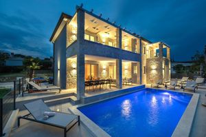 Alquiler Vacacional - NEW 2025 Villa Bella Vista with heated pool