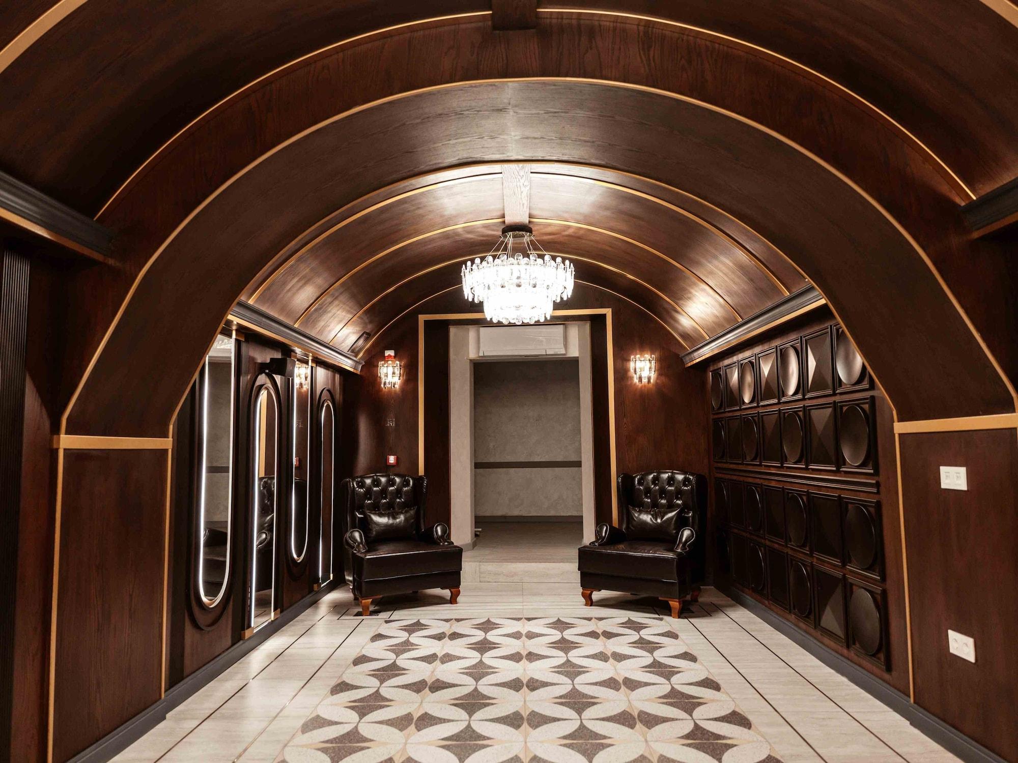 Vista Lobby Meridian Luxury Boutique Hotel