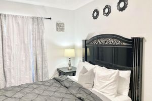Alquiler Vacacional - Mojave Desert 3/bed2/bath 2 King size beds full house with WiFi & street parking